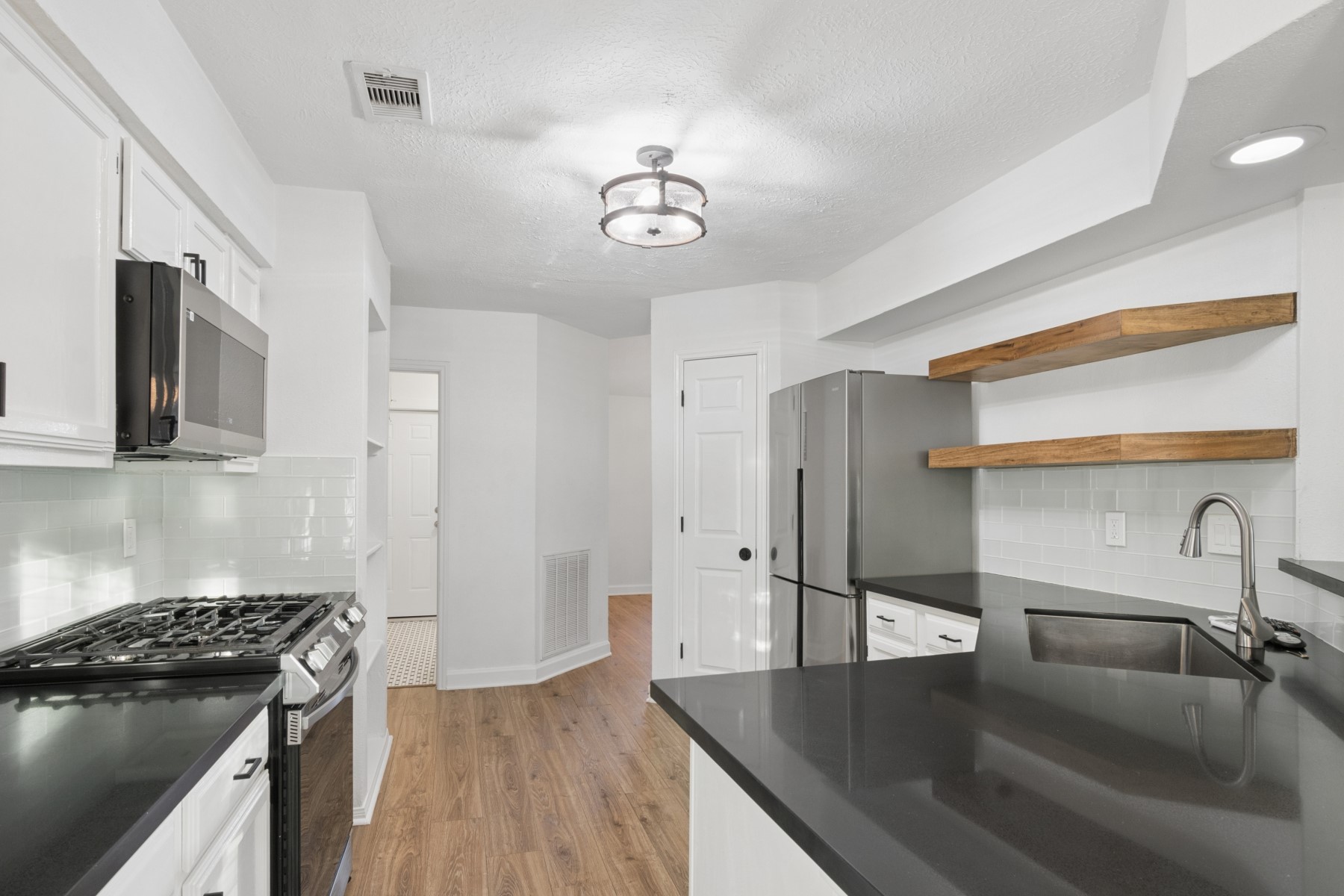2903 Parkwood Manor Drive Property Photo 15