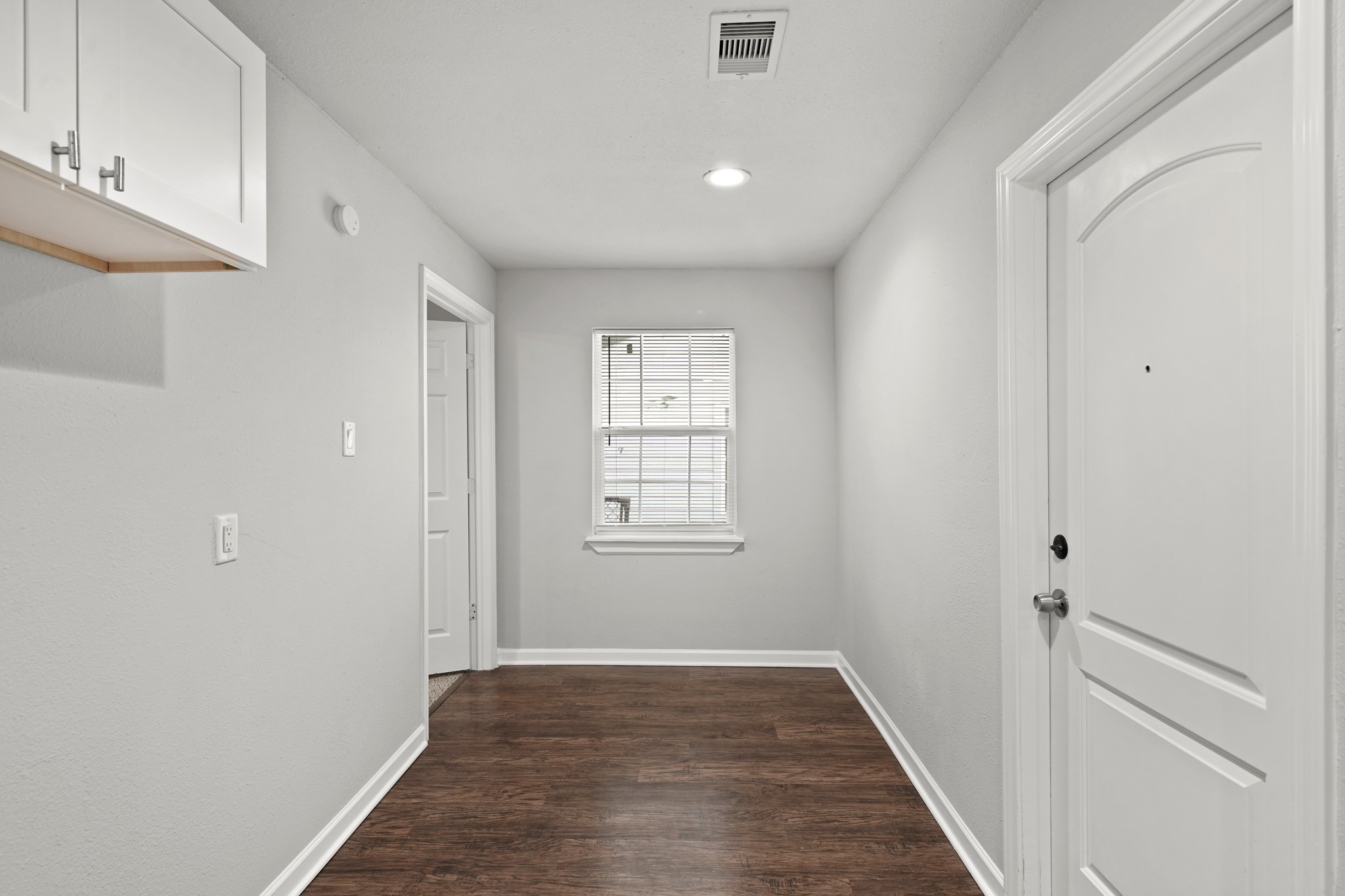 4926 Hull Street Property Photo 5