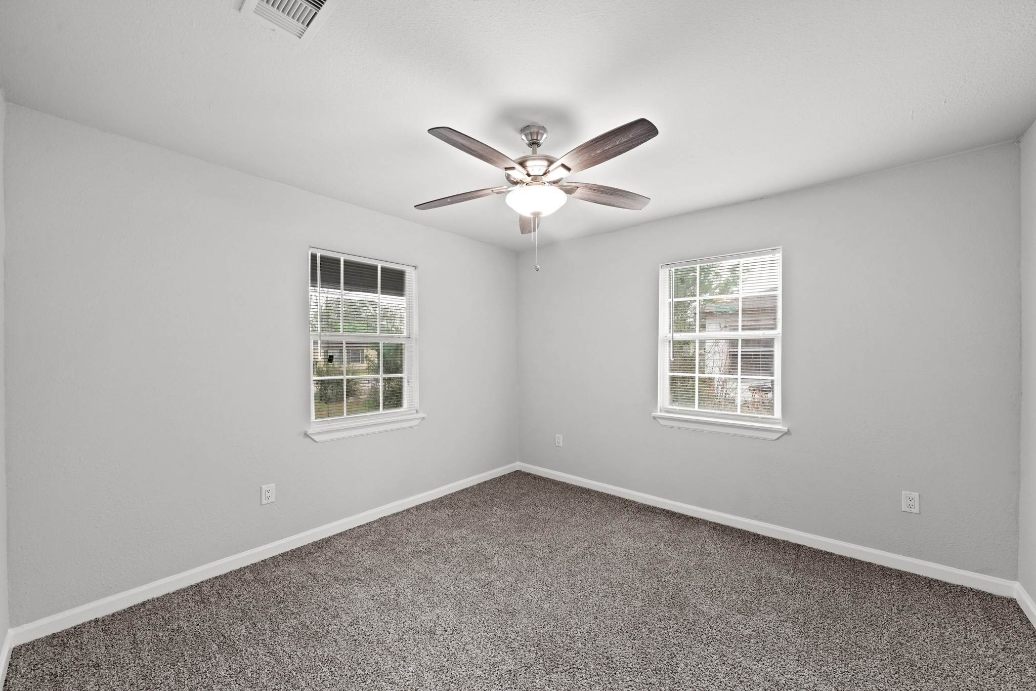 4926 Hull Street Property Photo 7