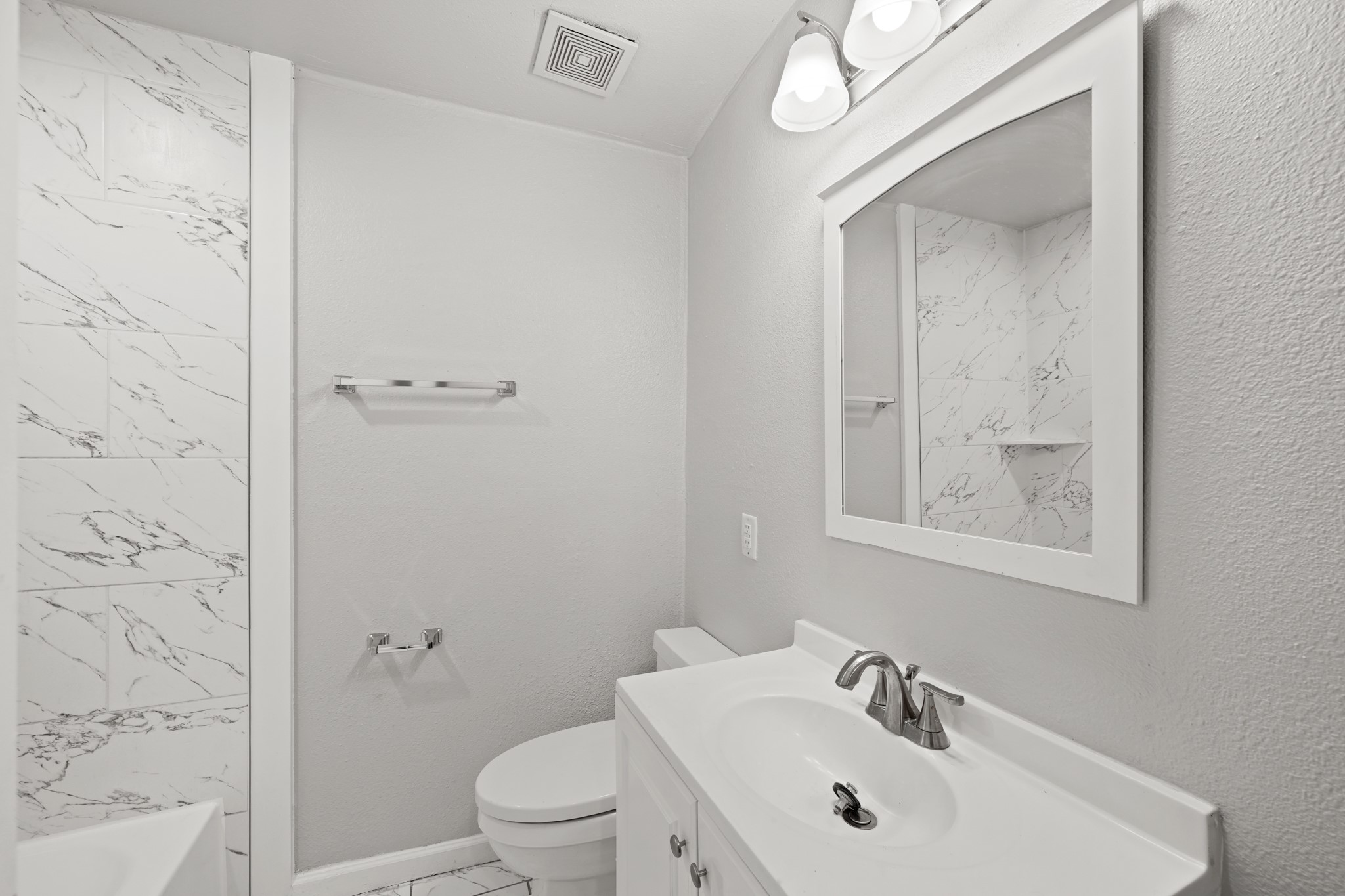 4926 Hull Street Property Photo 9