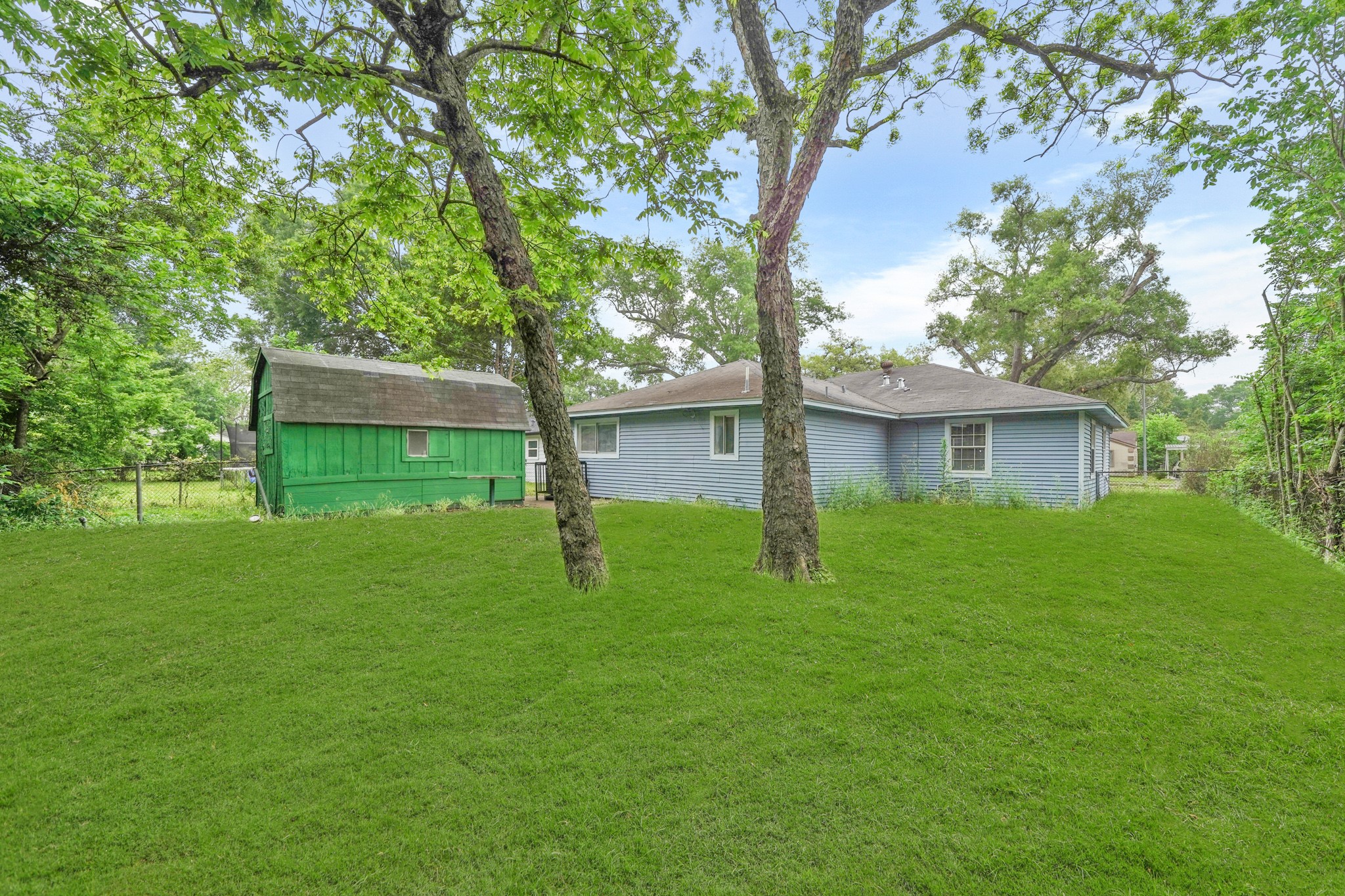 4926 Hull Street Property Photo 11