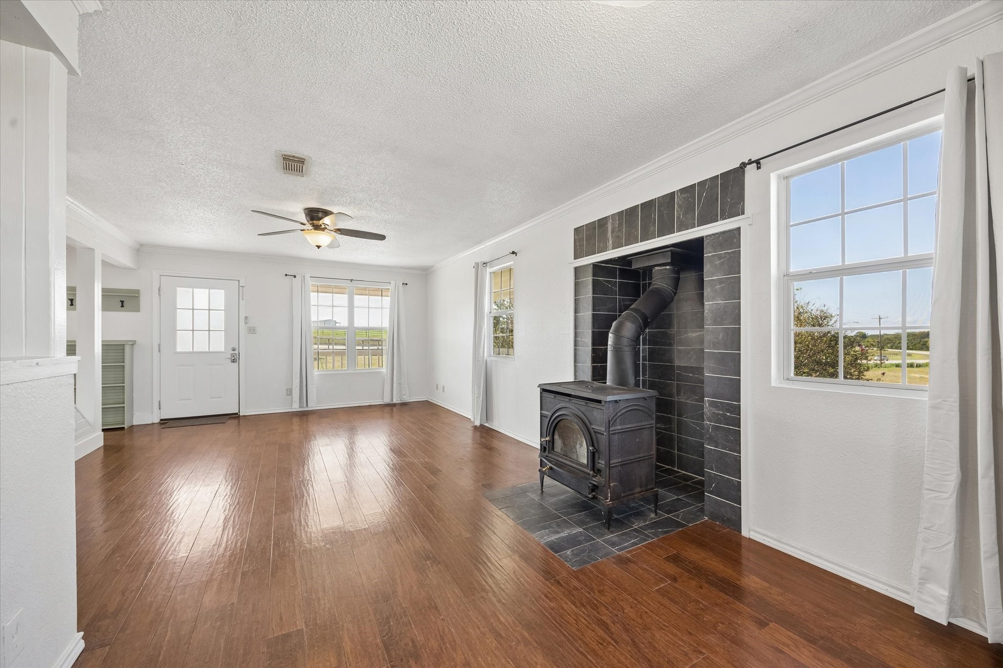 10559 Fm 109 Property Photo 5