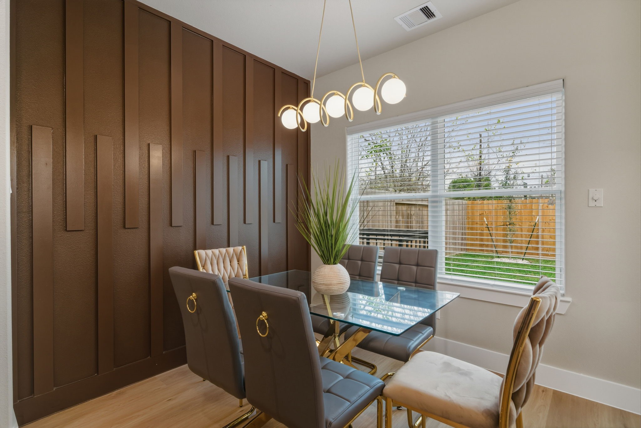 3539 Mt Pleasant Unit-a Property Photo 9