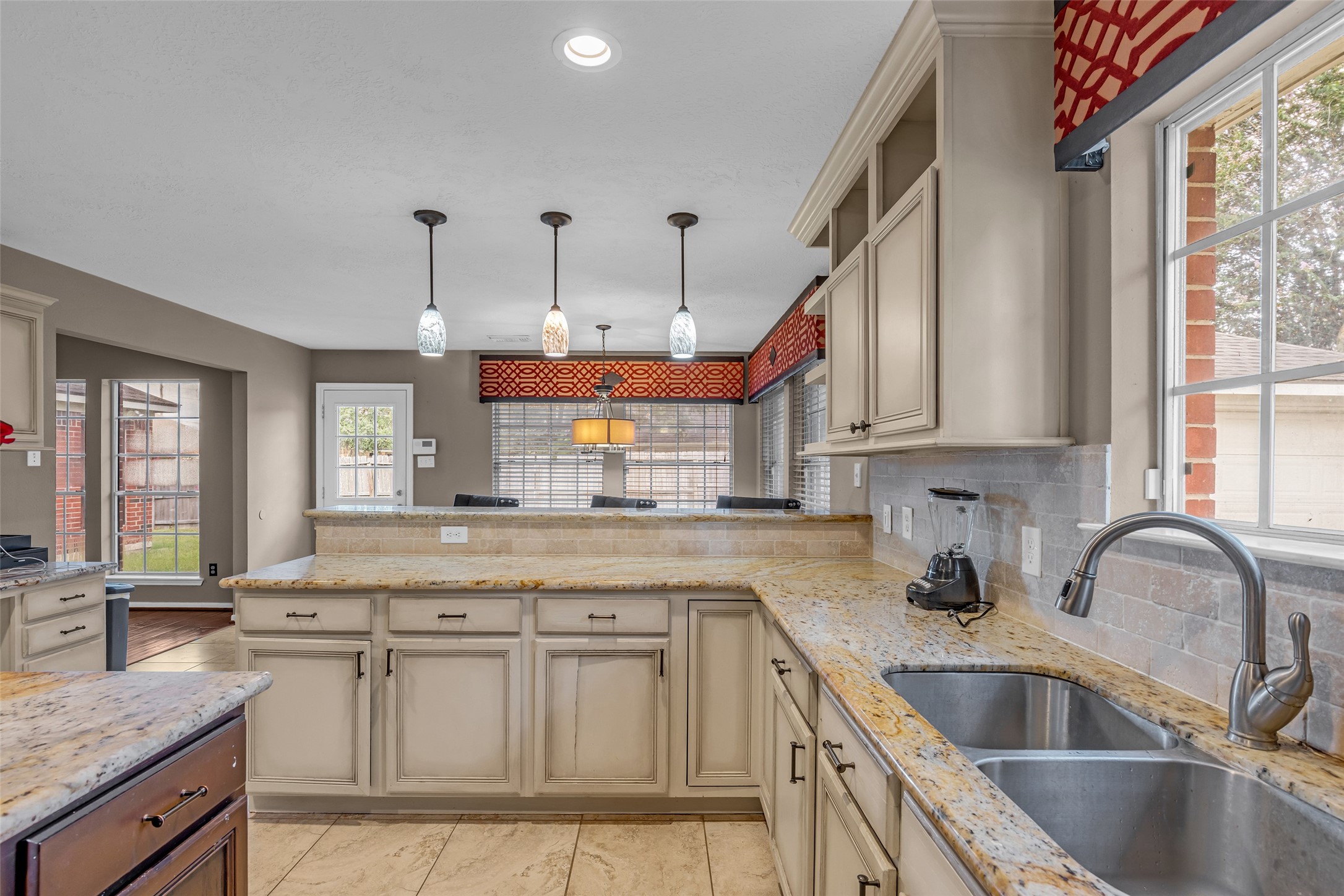 1903 Taylor Creek Drive Property Photo 11