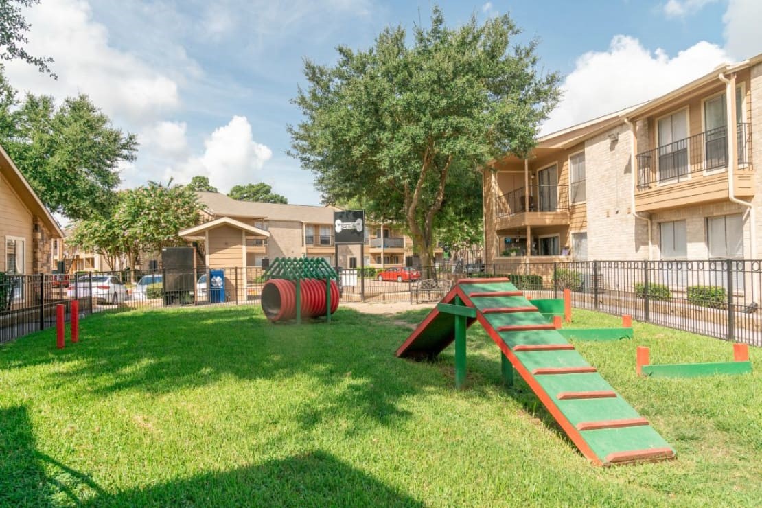 515 S Bender Avenue 310 Property Photo 16