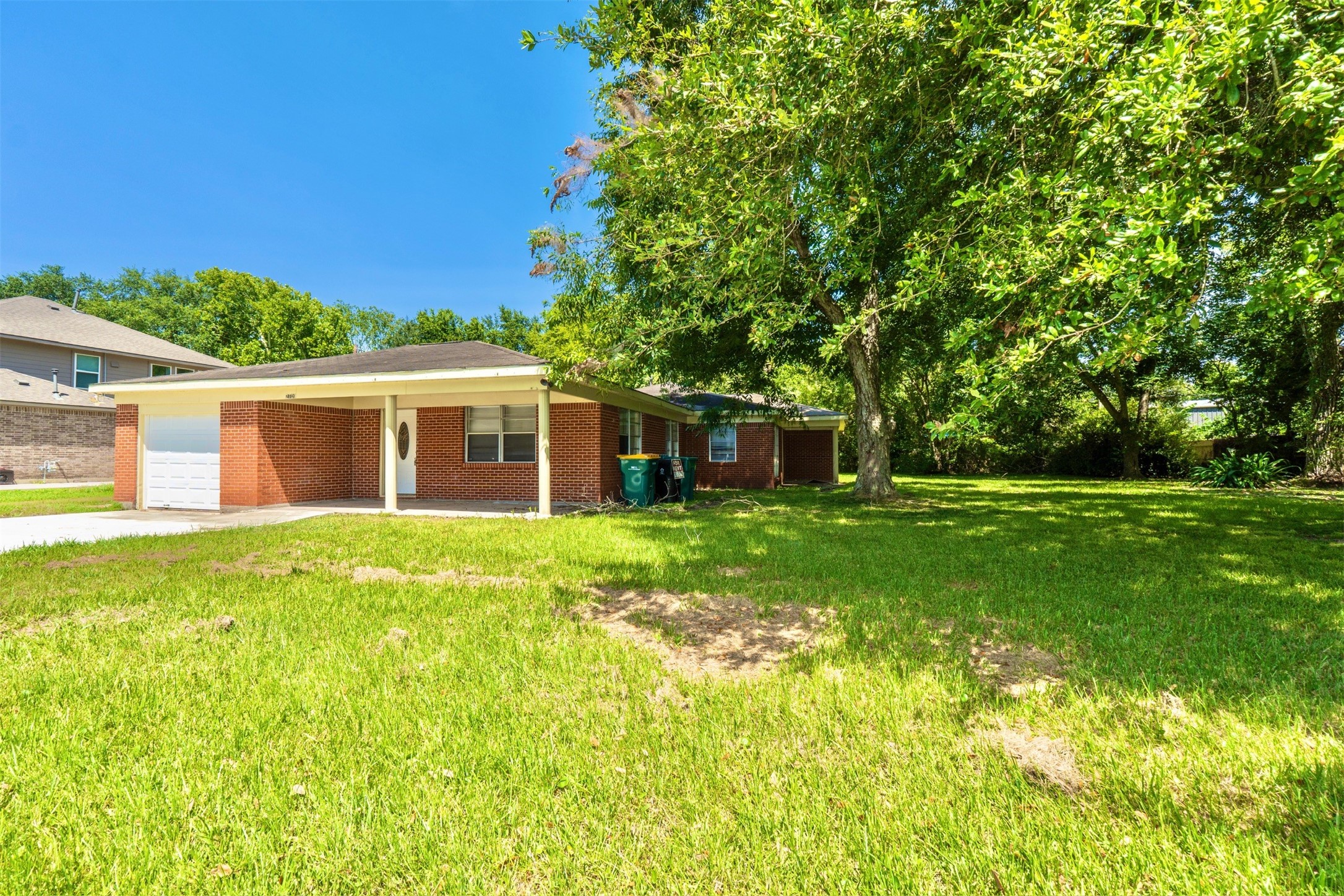 2109 Jeridona Street Property Photo 2