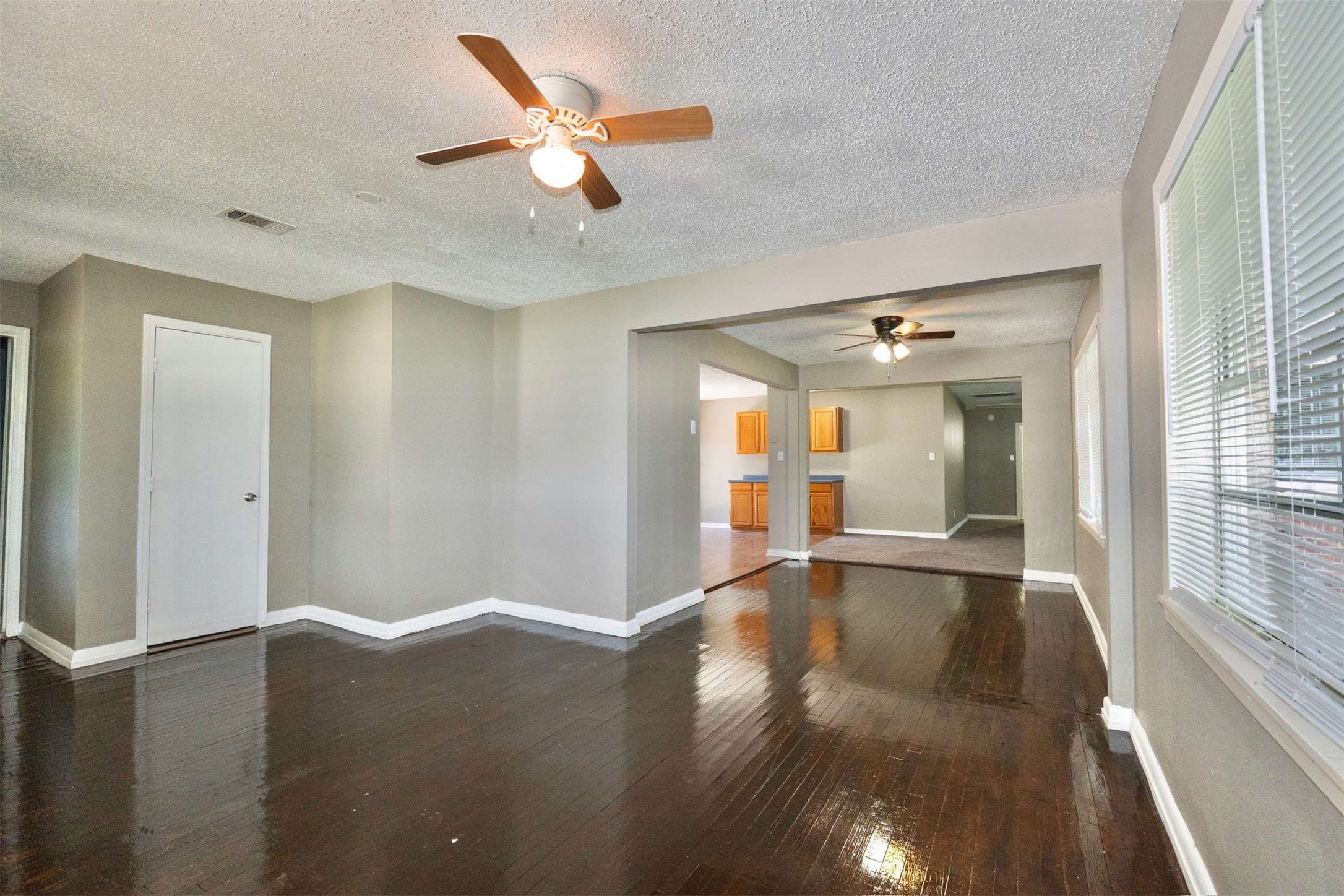 2109 Jeridona Street Property Photo 4