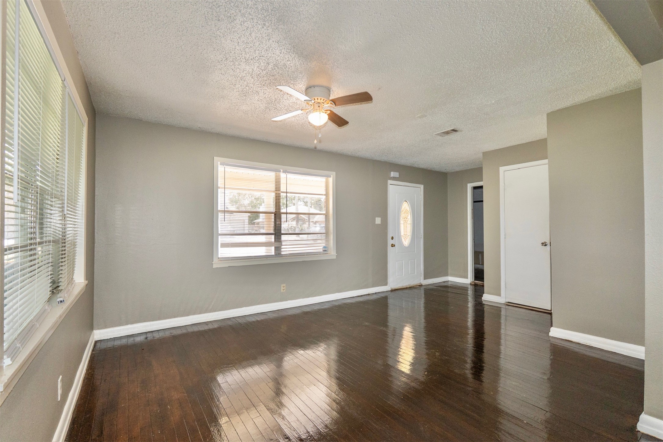 2109 Jeridona Street Property Photo 6