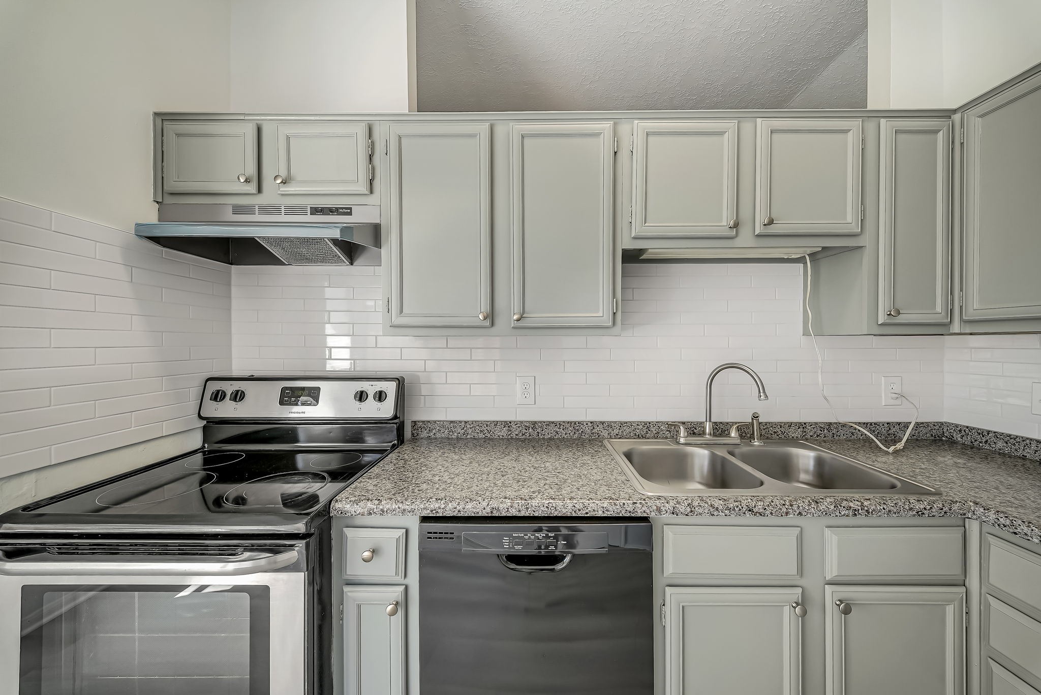 16897 Blue Jay Street Property Photo 5