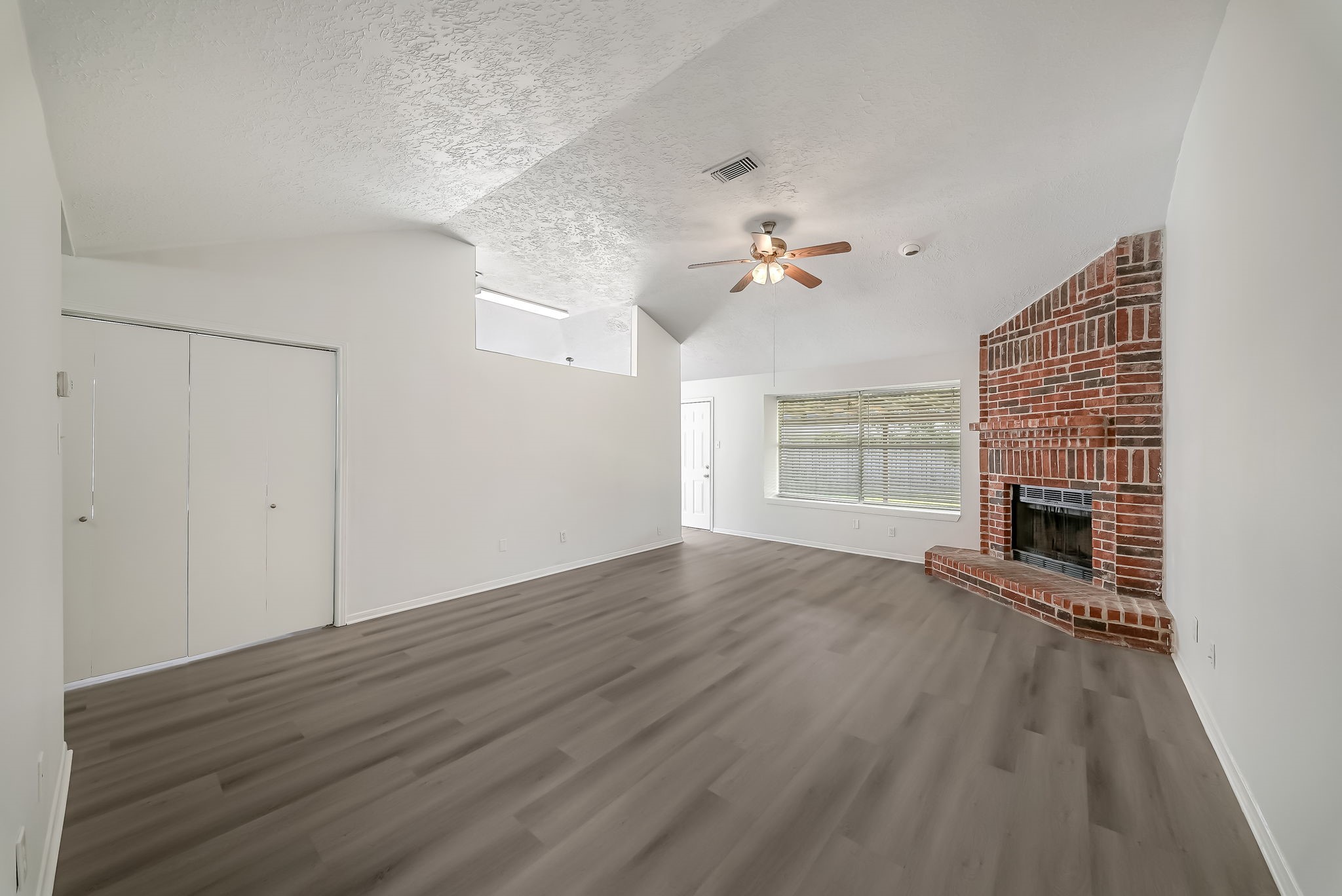 16897 Blue Jay Street Property Photo 7