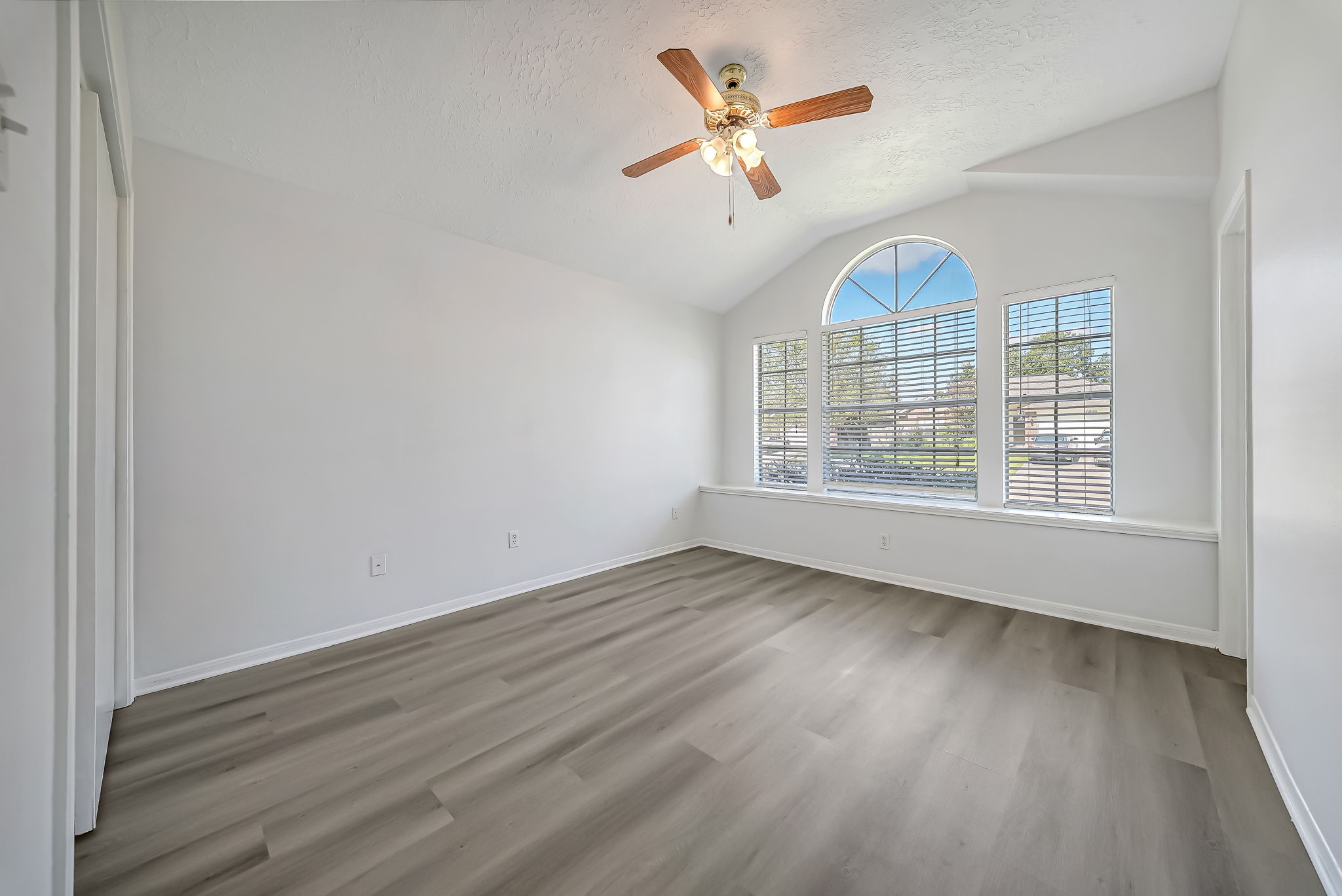 16897 Blue Jay Street Property Photo 12