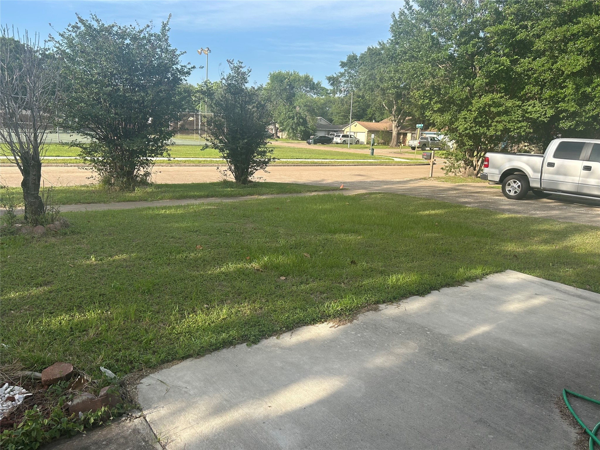 13507 White Cliff Drive Property Photo 3