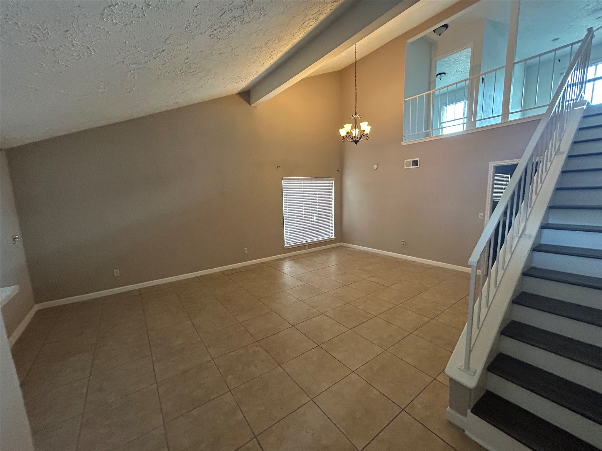 13507 White Cliff Drive Property Photo 4