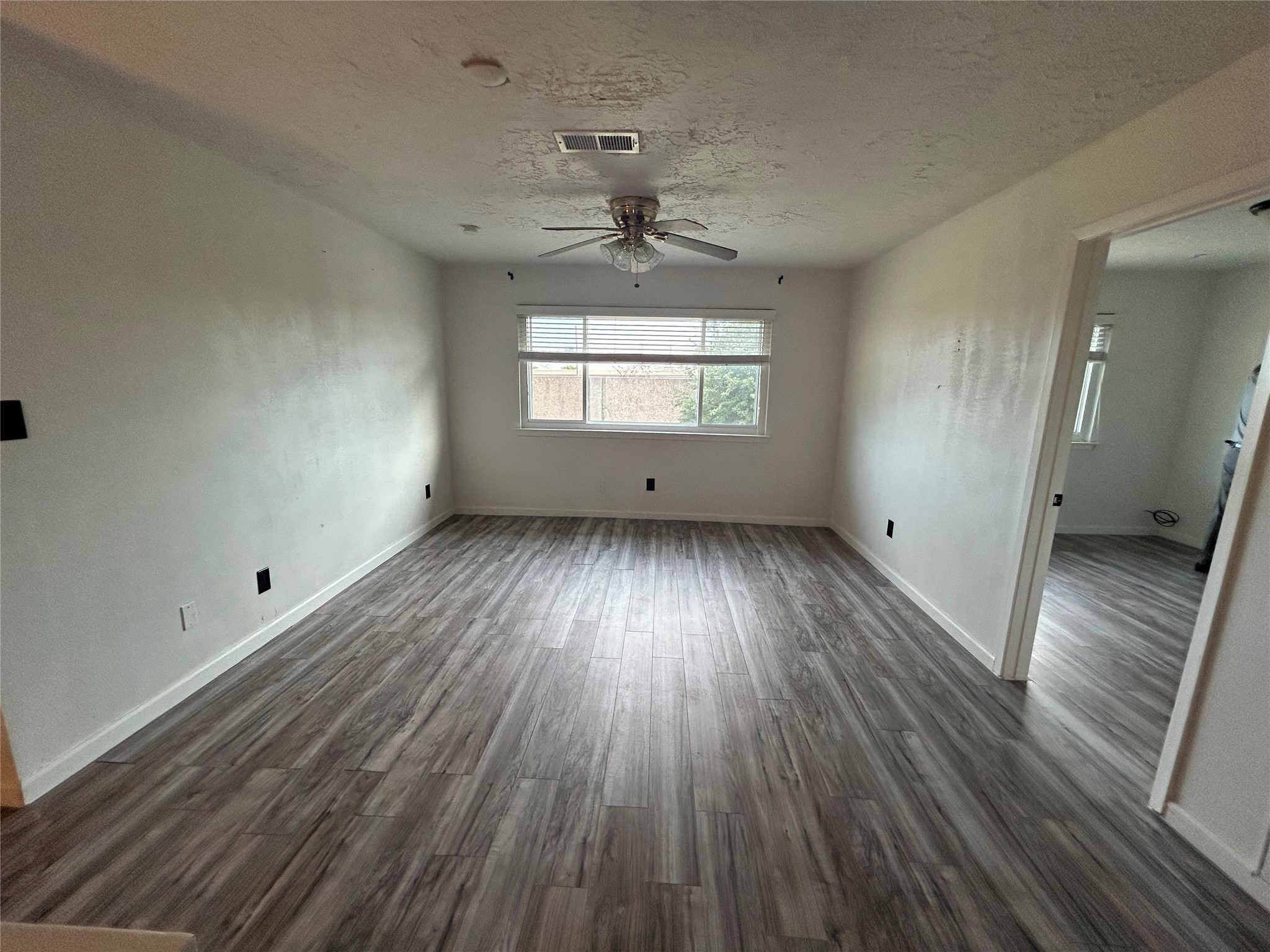 13507 White Cliff Drive Property Photo 11