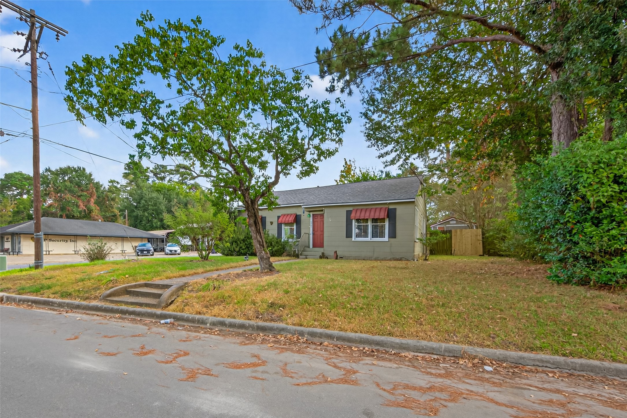 1020 Houston Street Property Photo 7