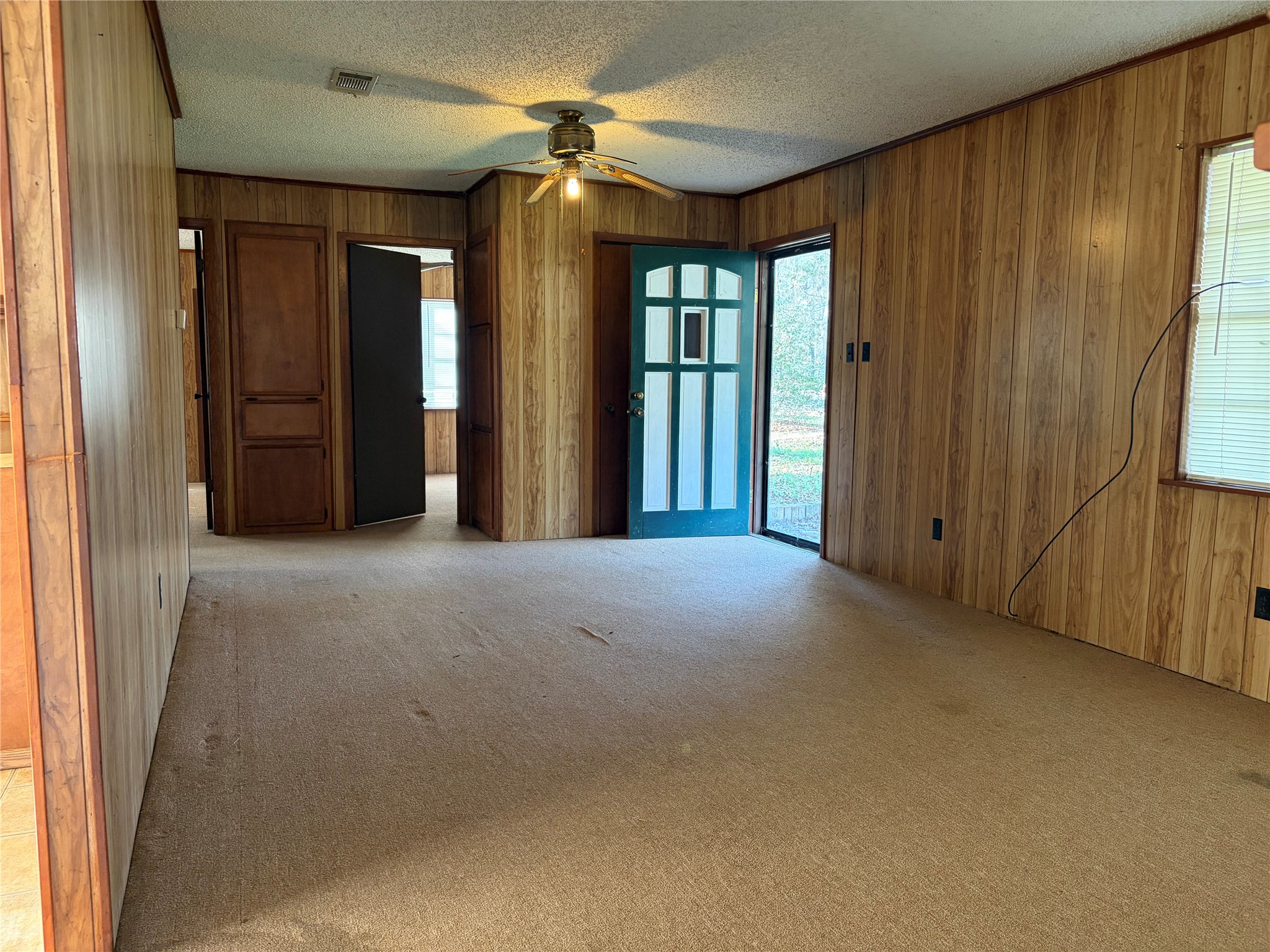 221 Yellowstone Property Photo 5