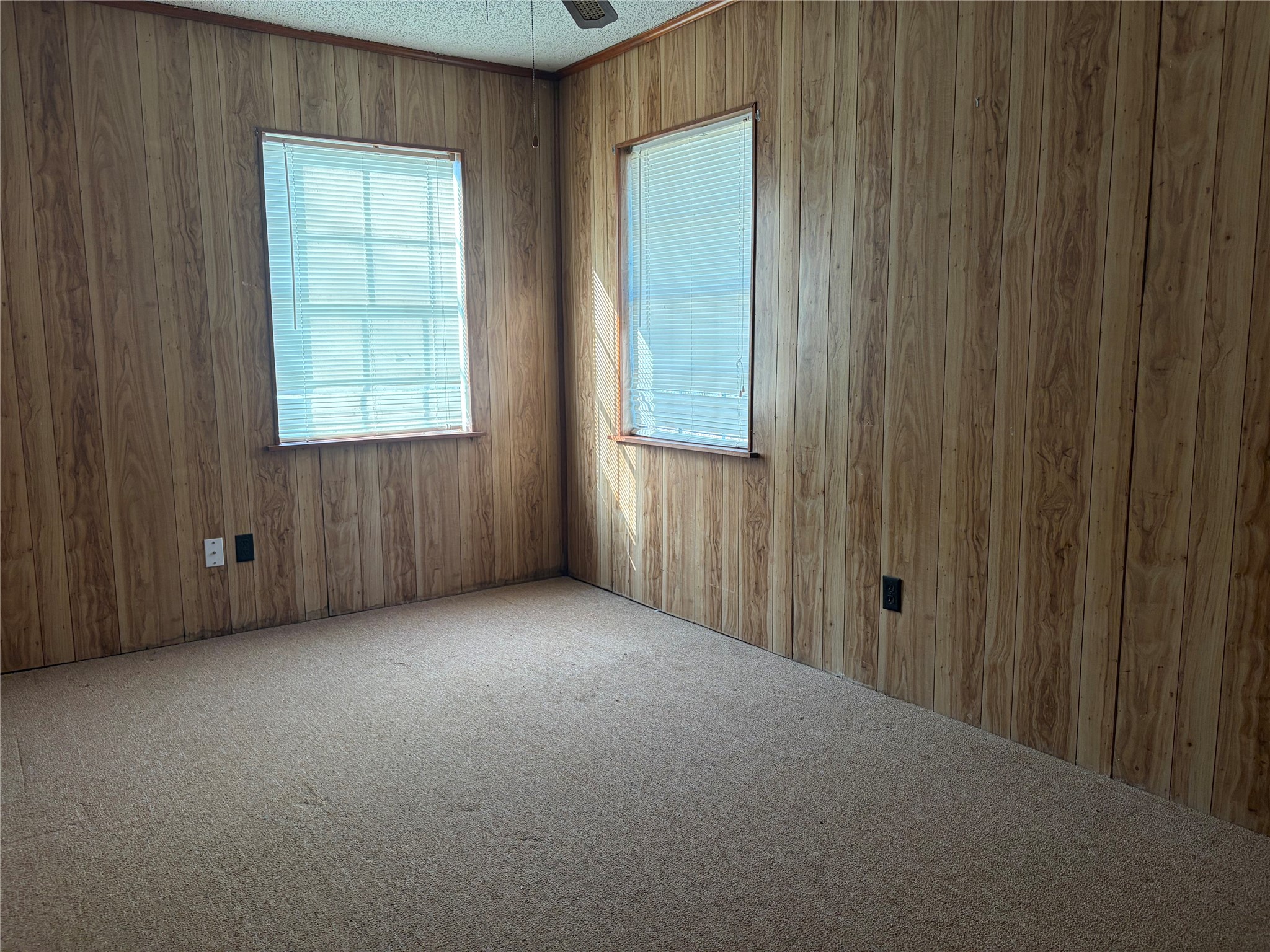221 Yellowstone Property Photo 10