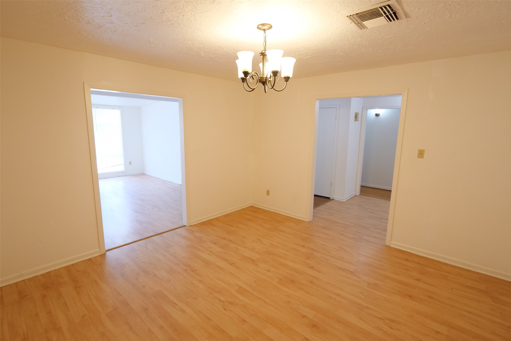 5231 Beechnut Street Property Photo 7