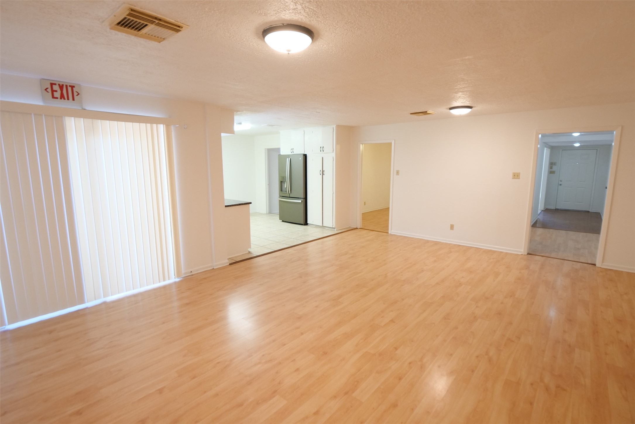 5231 Beechnut Street Property Photo 10