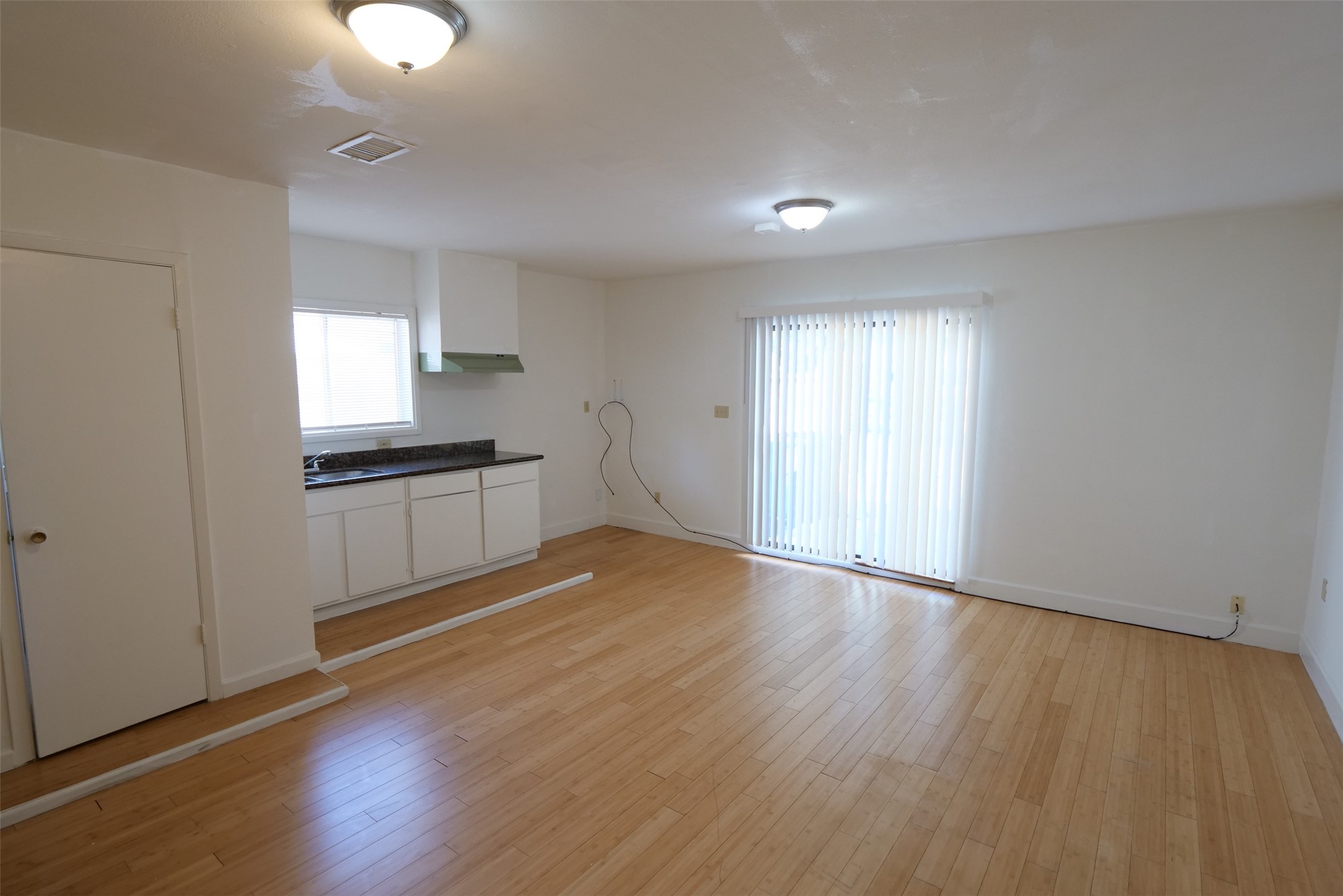 5231 Beechnut Street Property Photo 15