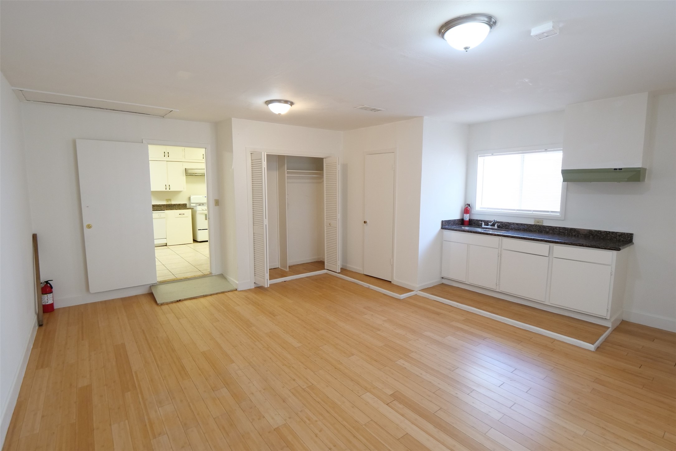 5231 Beechnut Street Property Photo 16