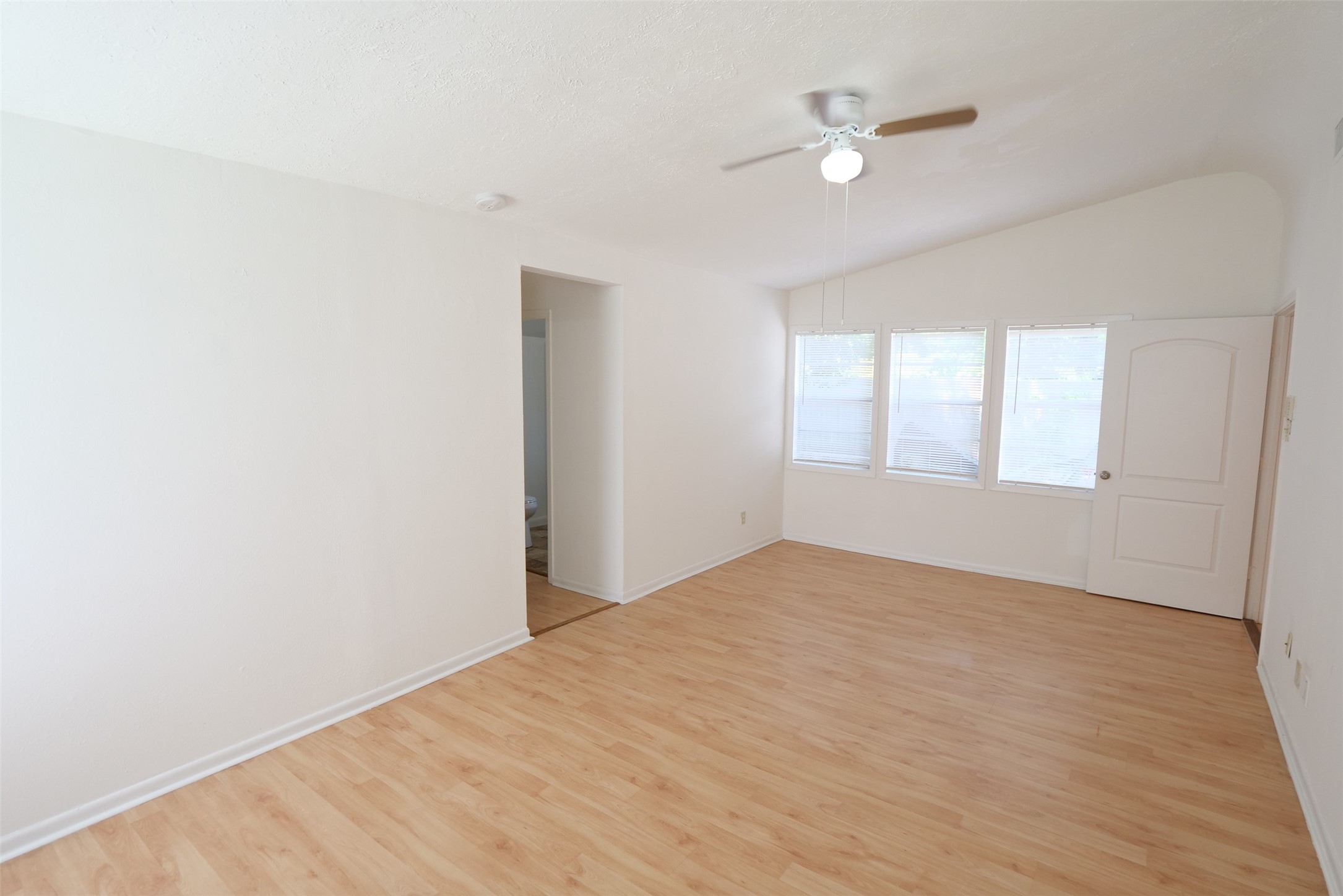 5231 Beechnut Street Property Photo 20