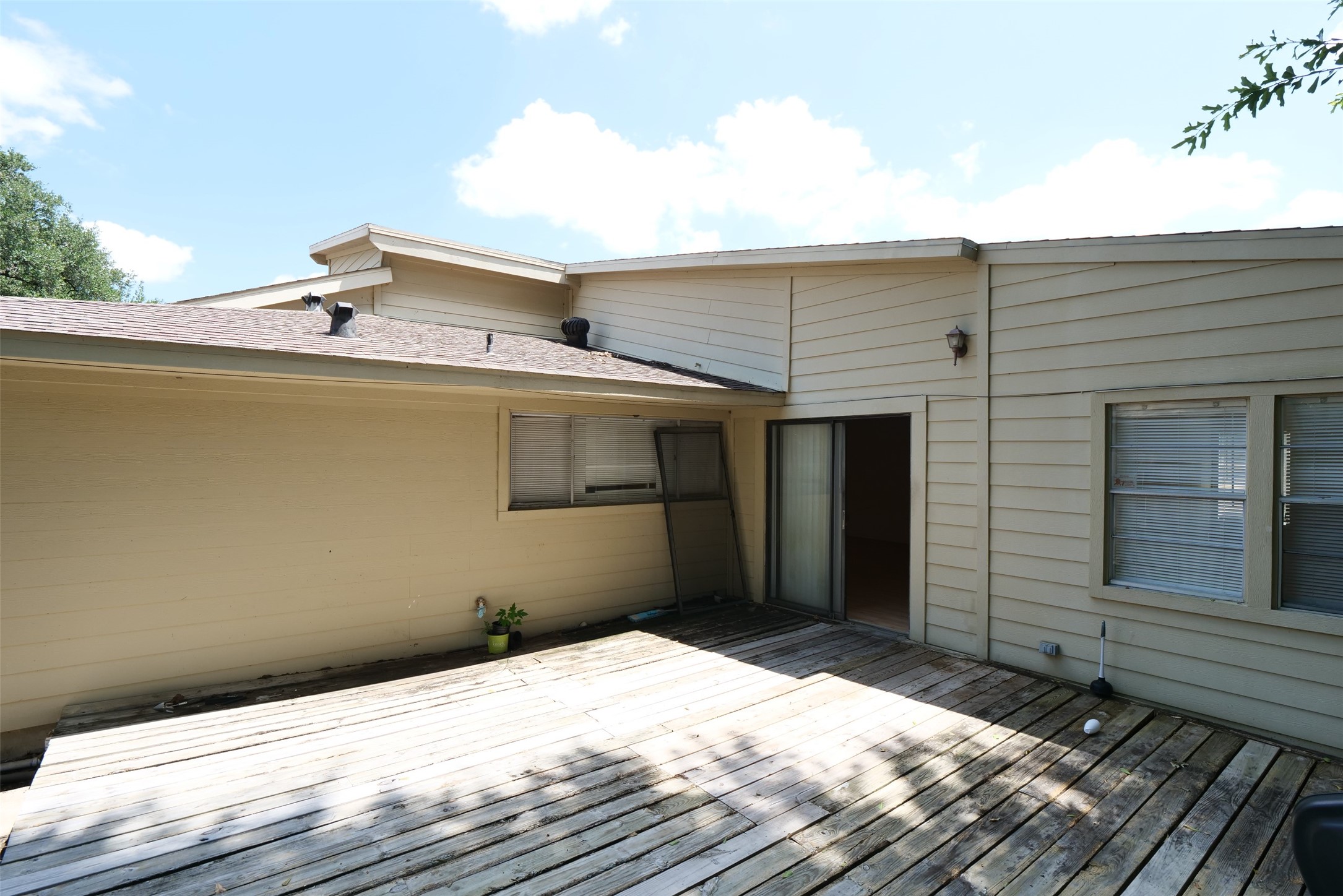 5231 Beechnut Street Property Photo 33