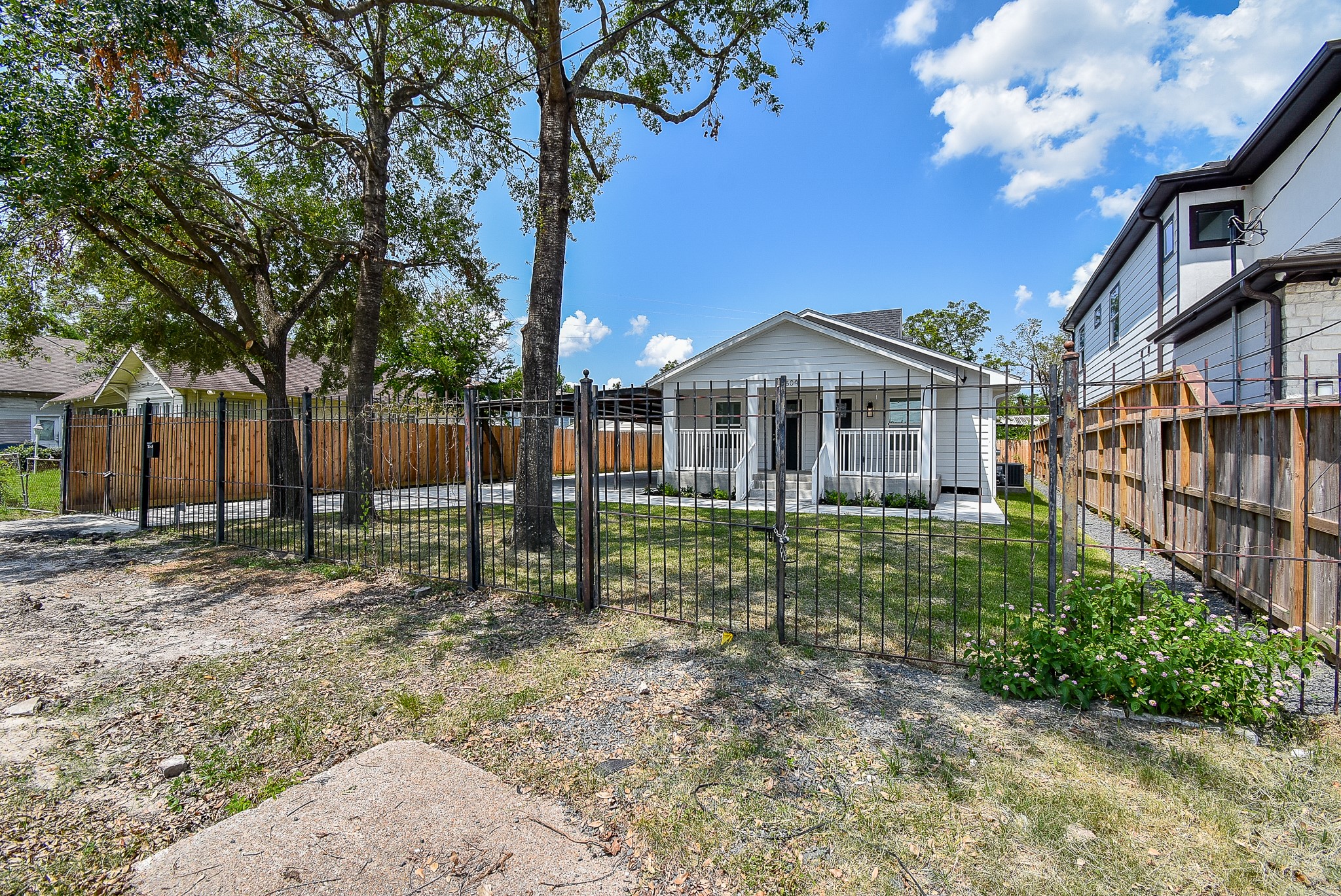 2509 Terry Street B Property Photo 14