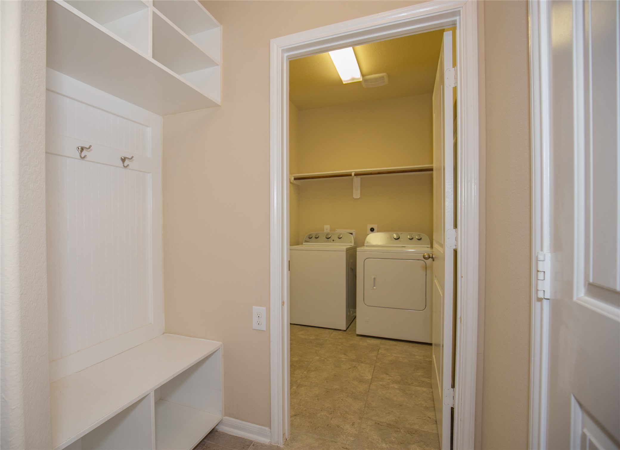 311 Lockridge Hill Ln Property Photo 6