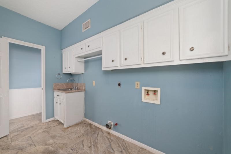 2306 Vine Creek Drive Property Photo 30