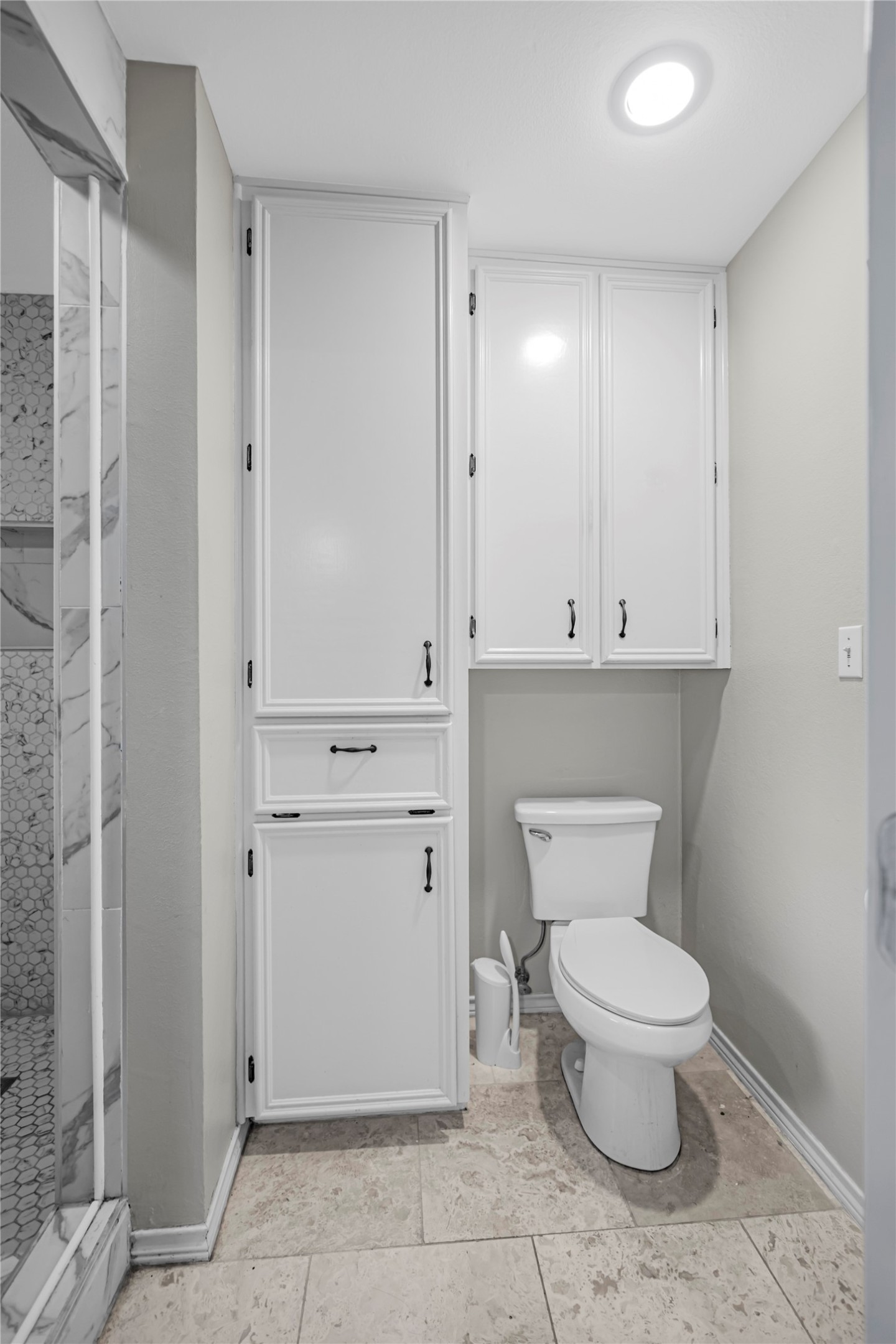 105 Tournament Drive Property Photo 14