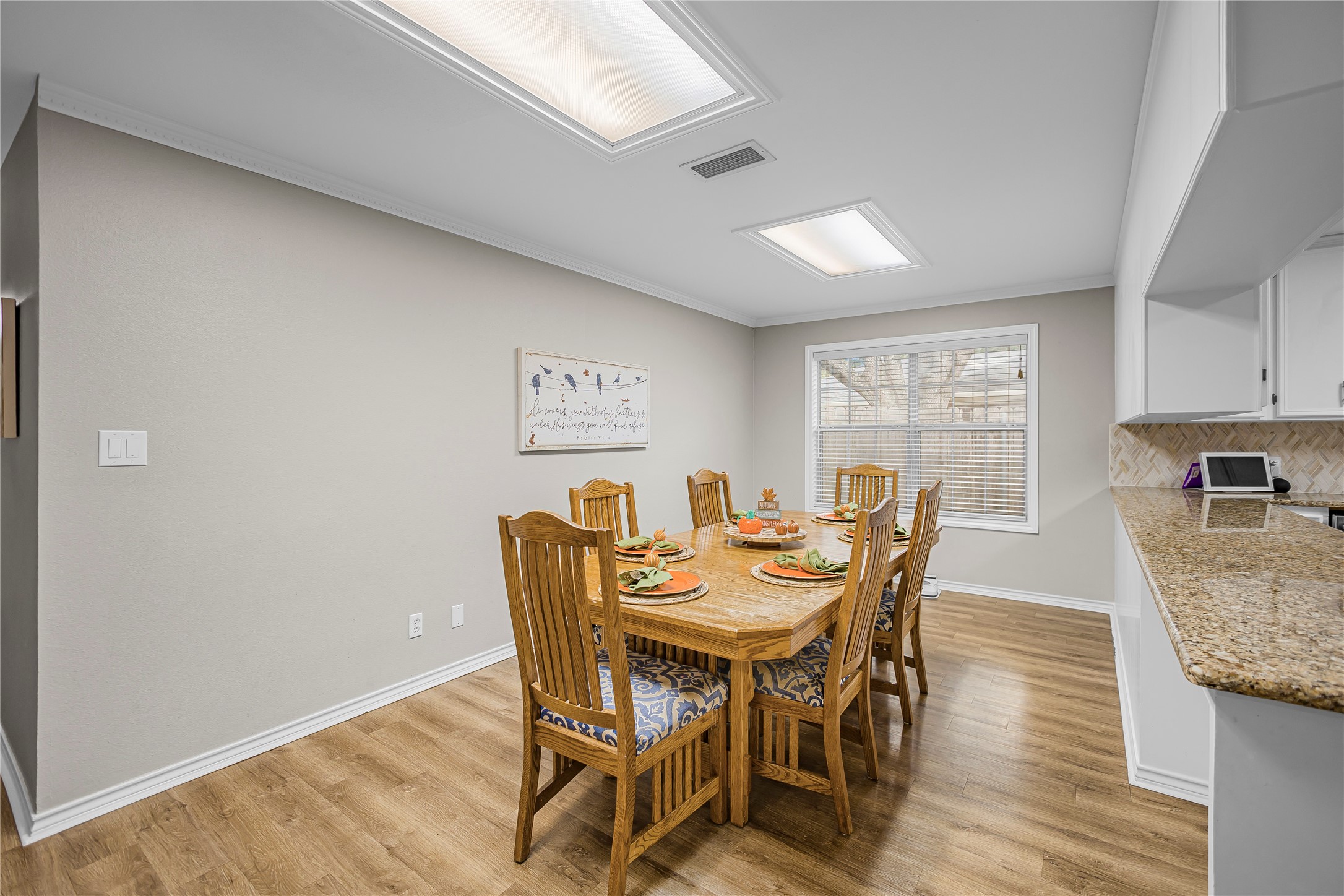 105 Tournament Drive Property Photo 15
