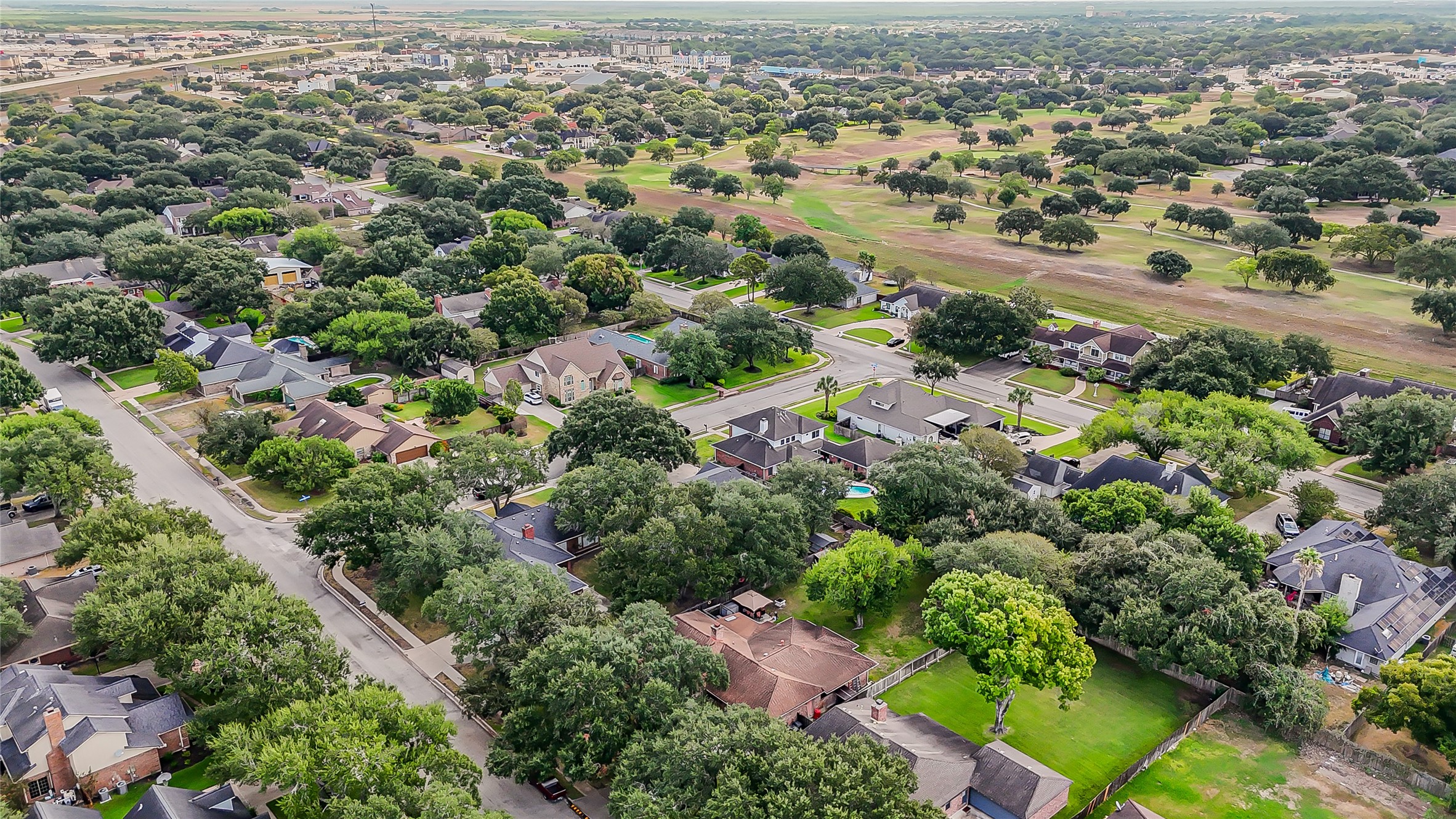 105 Tournament Drive Property Photo 31