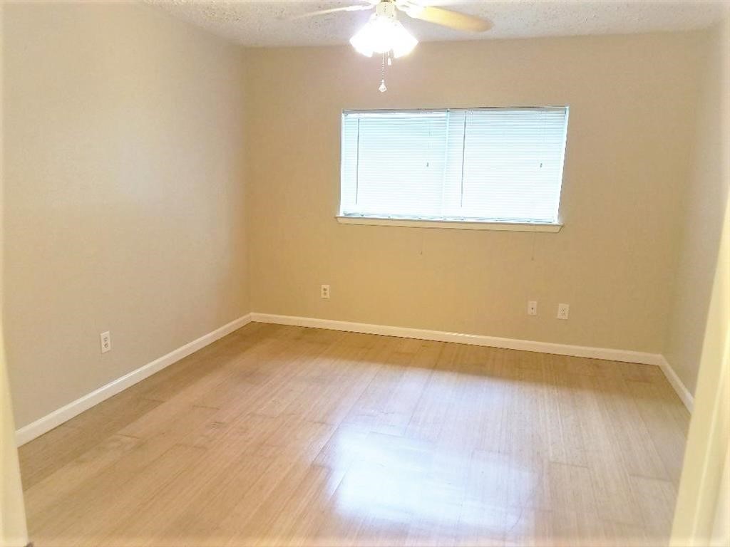 16922 Camberwell Green Lane Property Photo 6