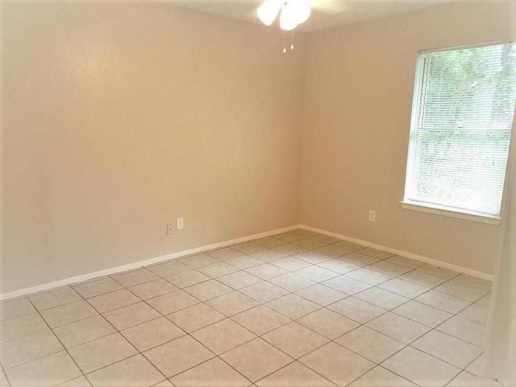 16922 Camberwell Green Lane Property Photo 11