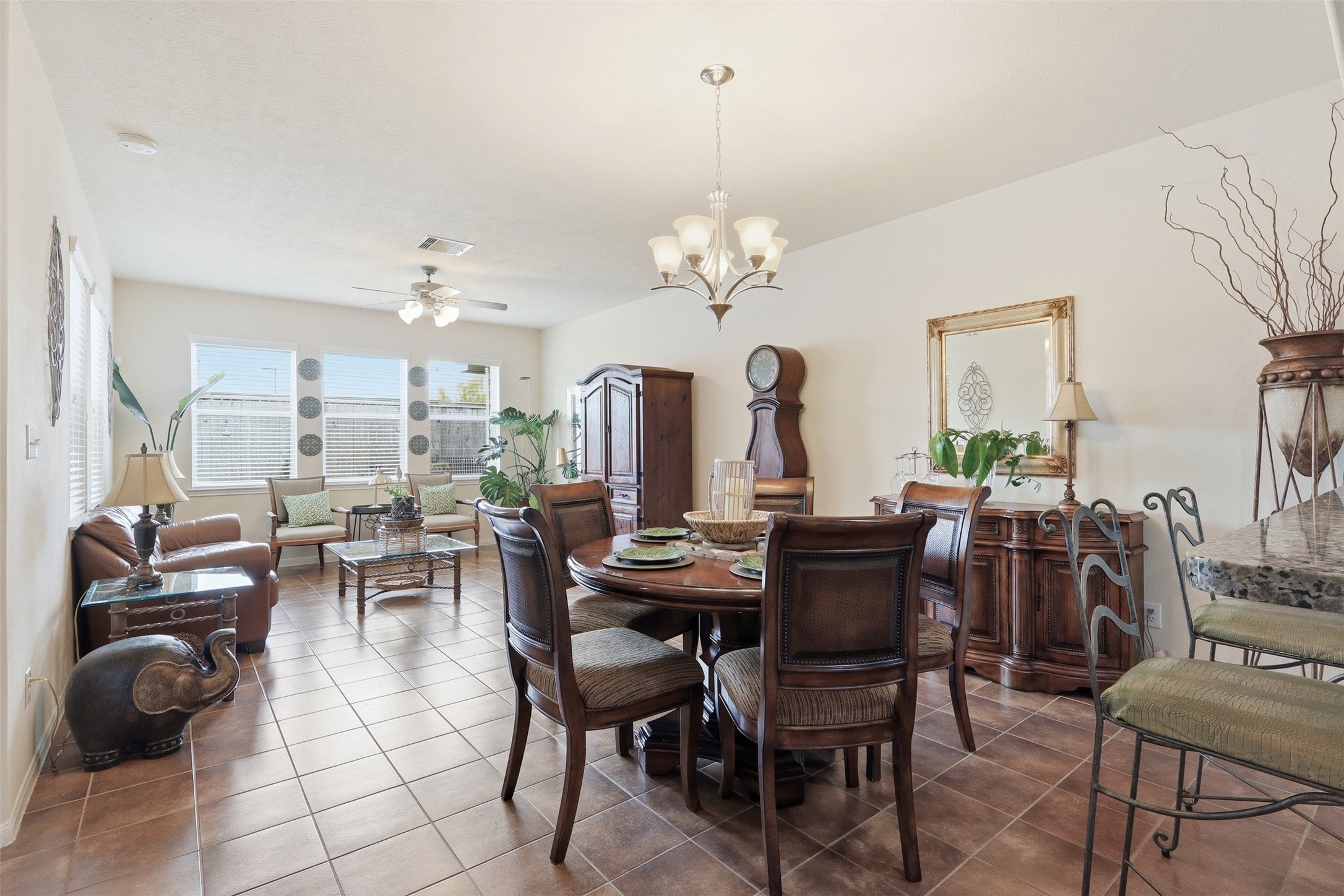 8429 Sunset Loch Drive Property Photo 6