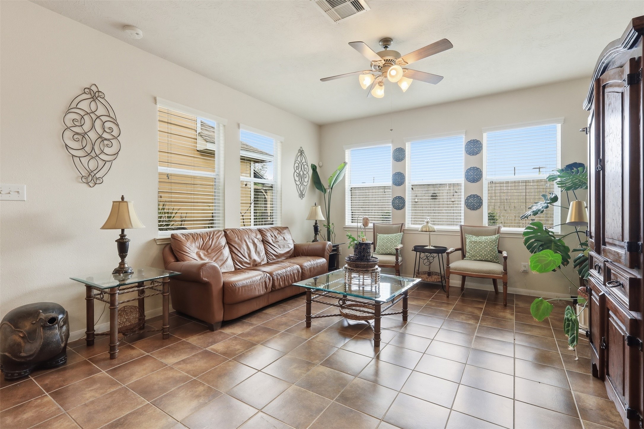 8429 Sunset Loch Drive Property Photo 8