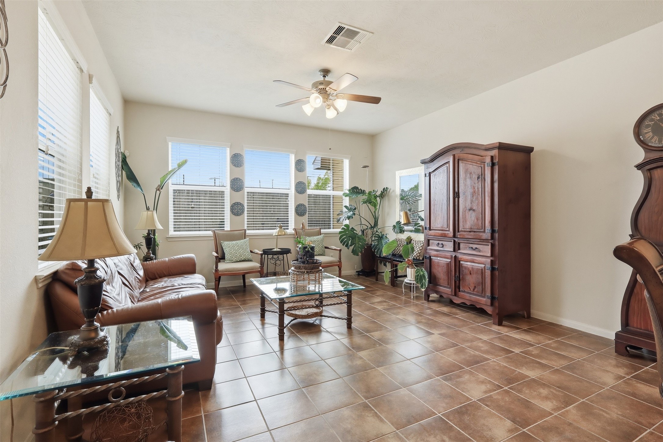 8429 Sunset Loch Drive Property Photo 9