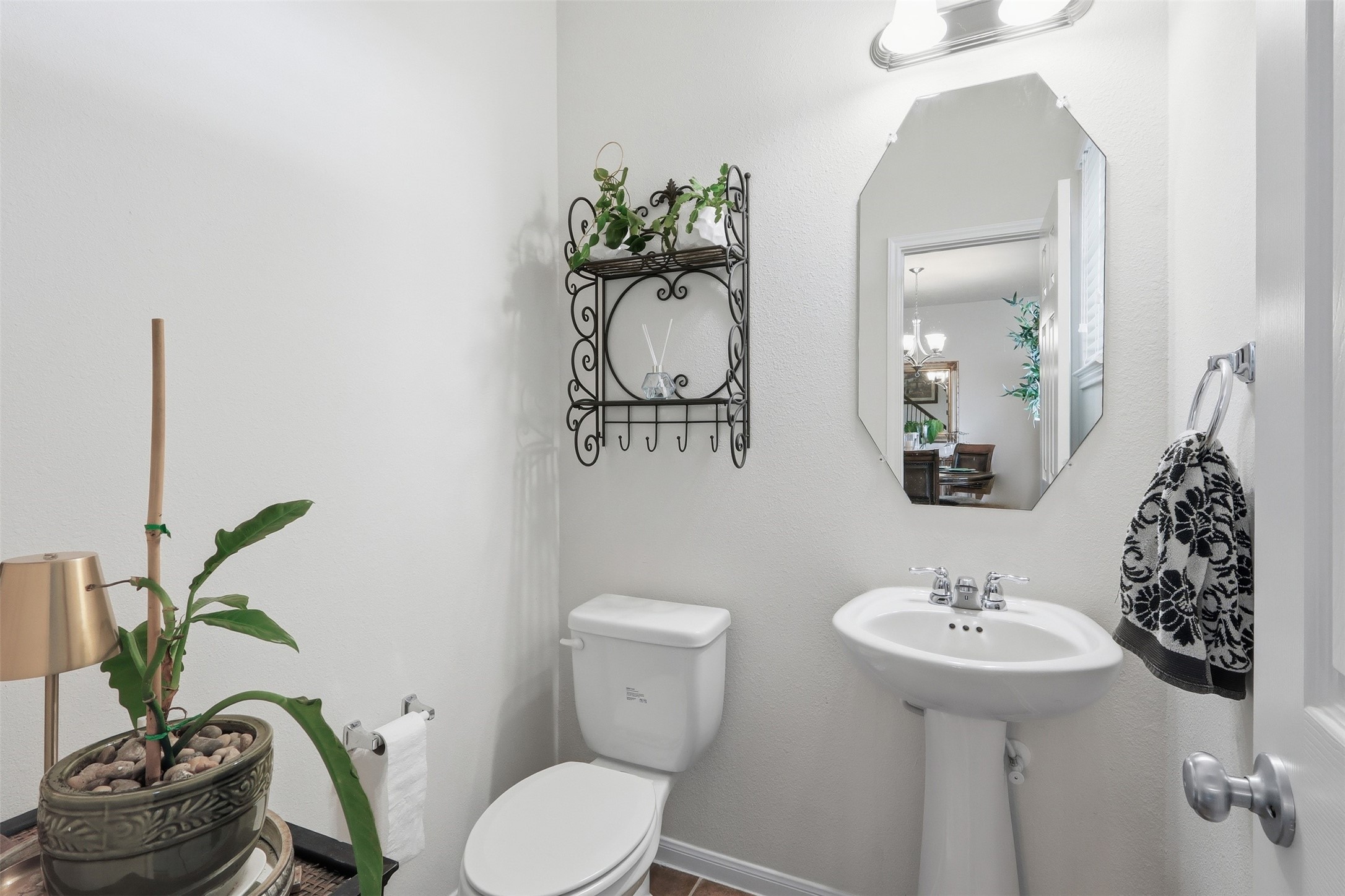 8429 Sunset Loch Drive Property Photo 11