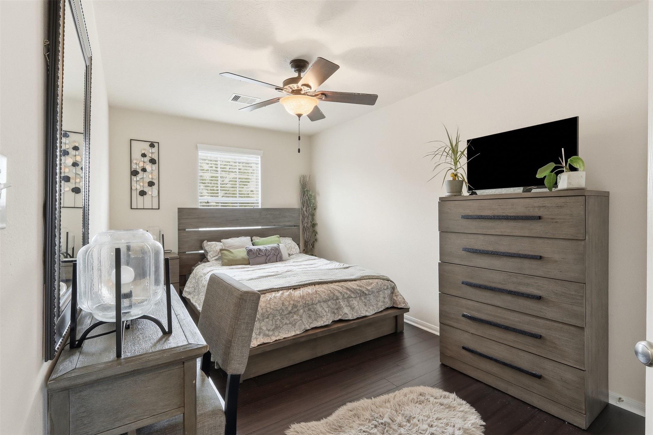 8429 Sunset Loch Drive Property Photo 16