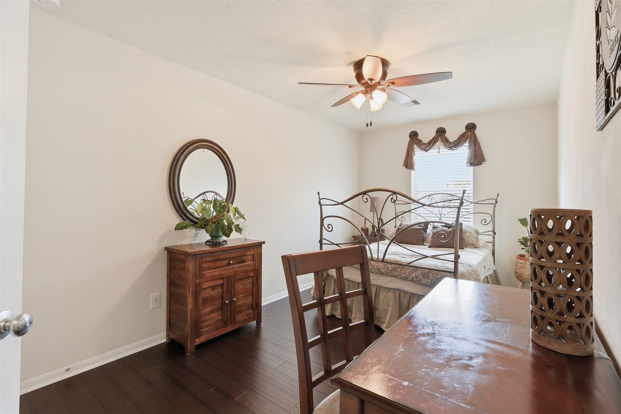 8429 Sunset Loch Drive Property Photo 18