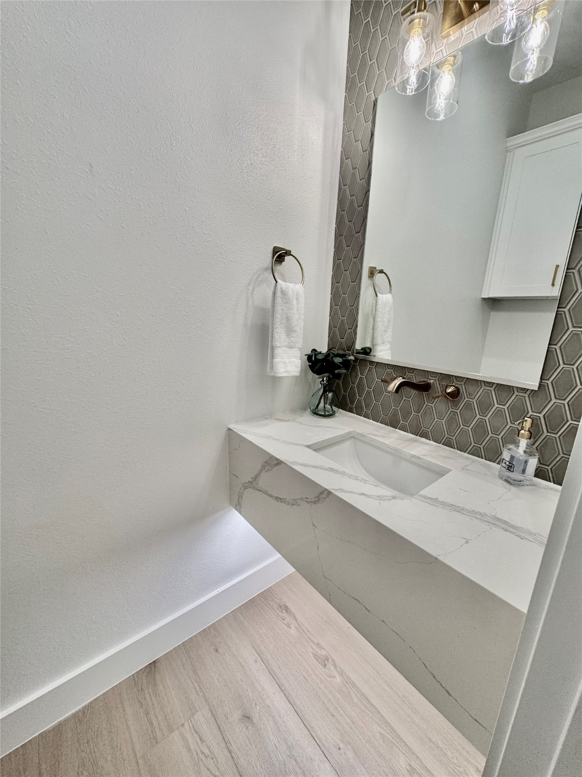 4014 Hutchins Street Property Photo 24