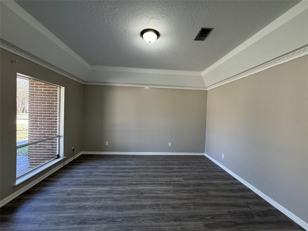 200 Broken Bough Lane Property Photo 4