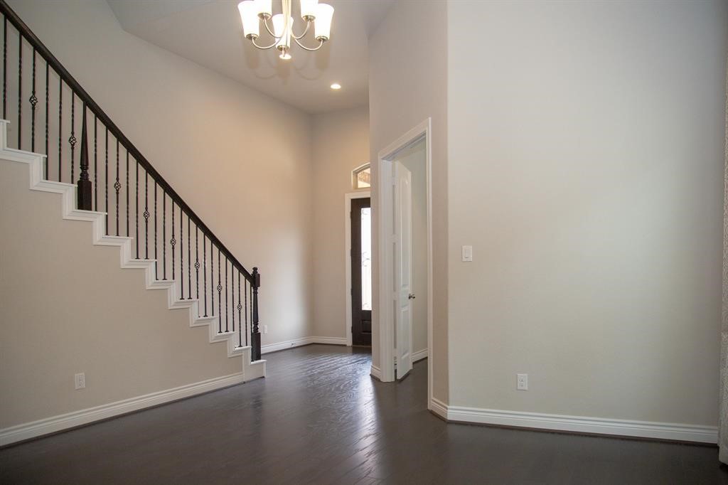 4902 Thunder Creek Lane Property Photo 5