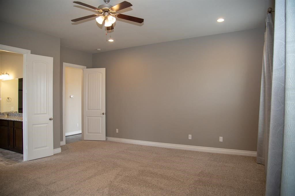 4902 Thunder Creek Lane Property Photo 14
