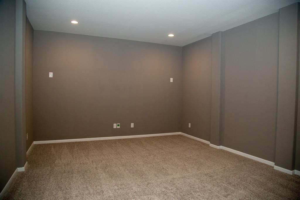 4902 Thunder Creek Lane Property Photo 22