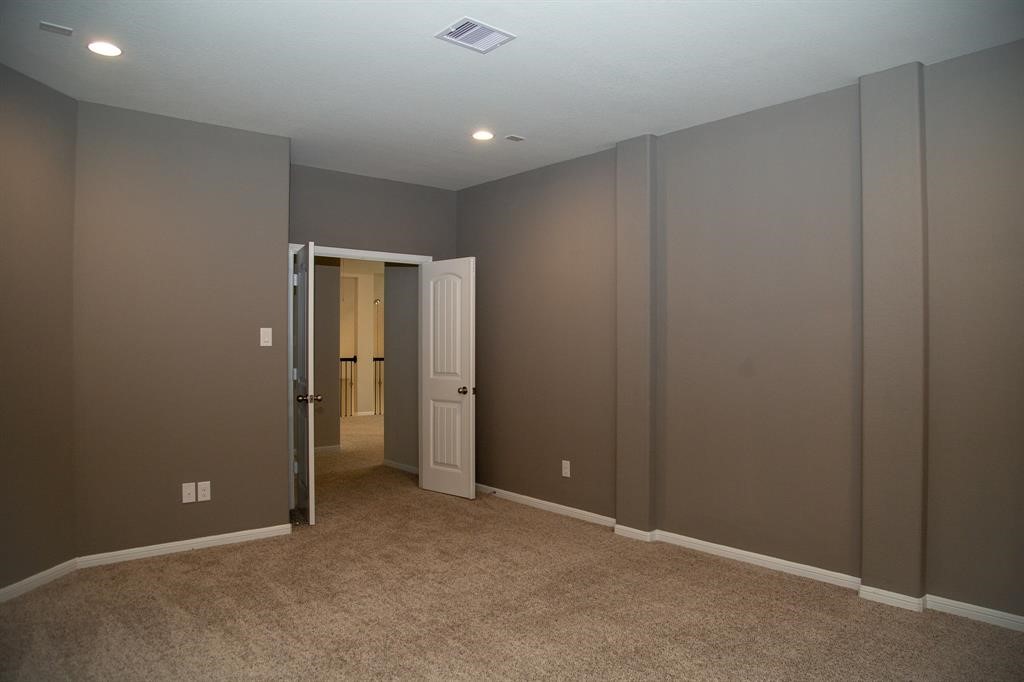 4902 Thunder Creek Lane Property Photo 23