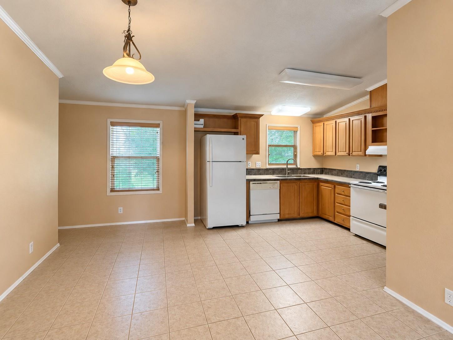 933 Front Street, Columbus Tx 78934 Property Photo 3