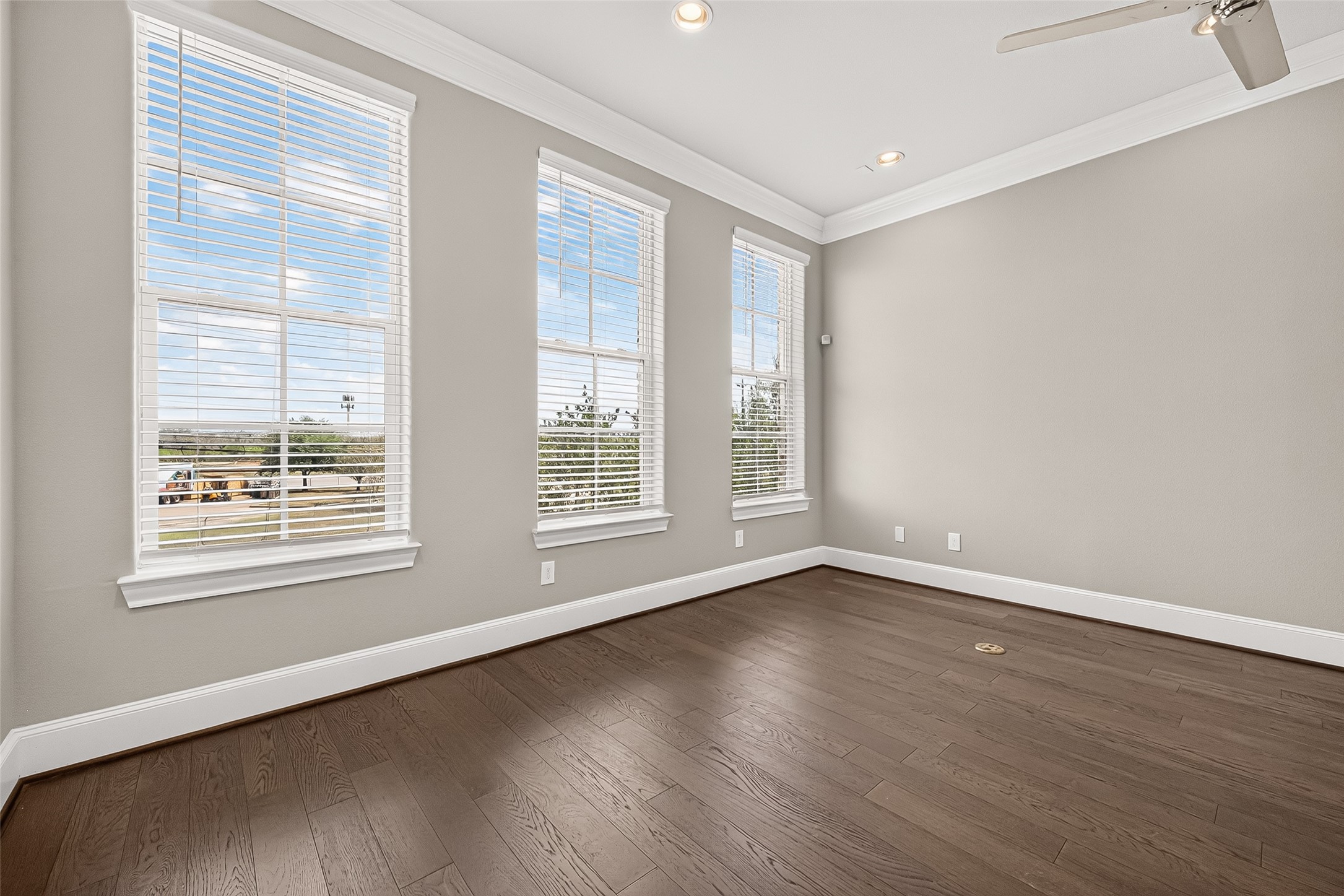 9656 Knight Road Property Photo 12