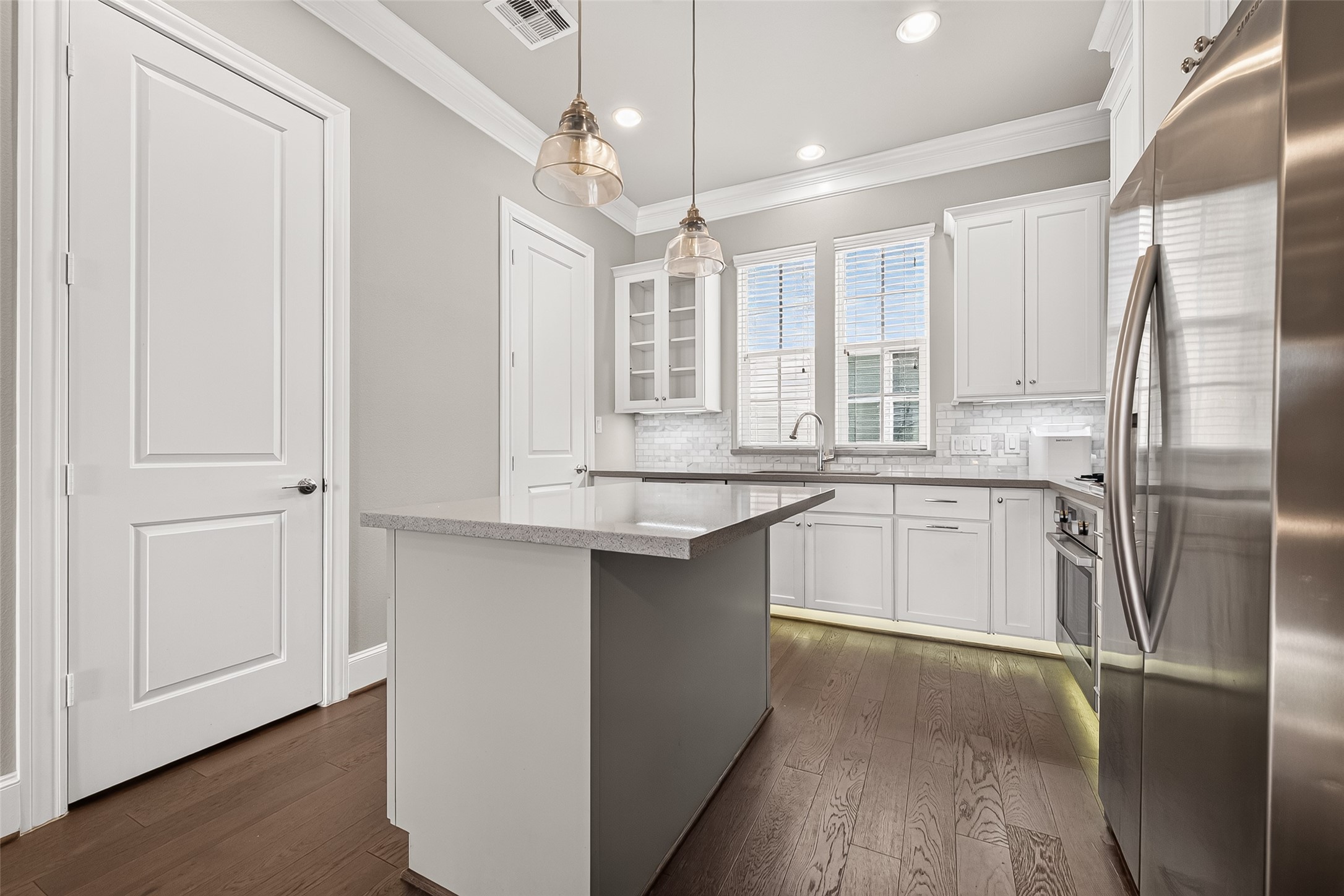 9656 Knight Road Property Photo 14
